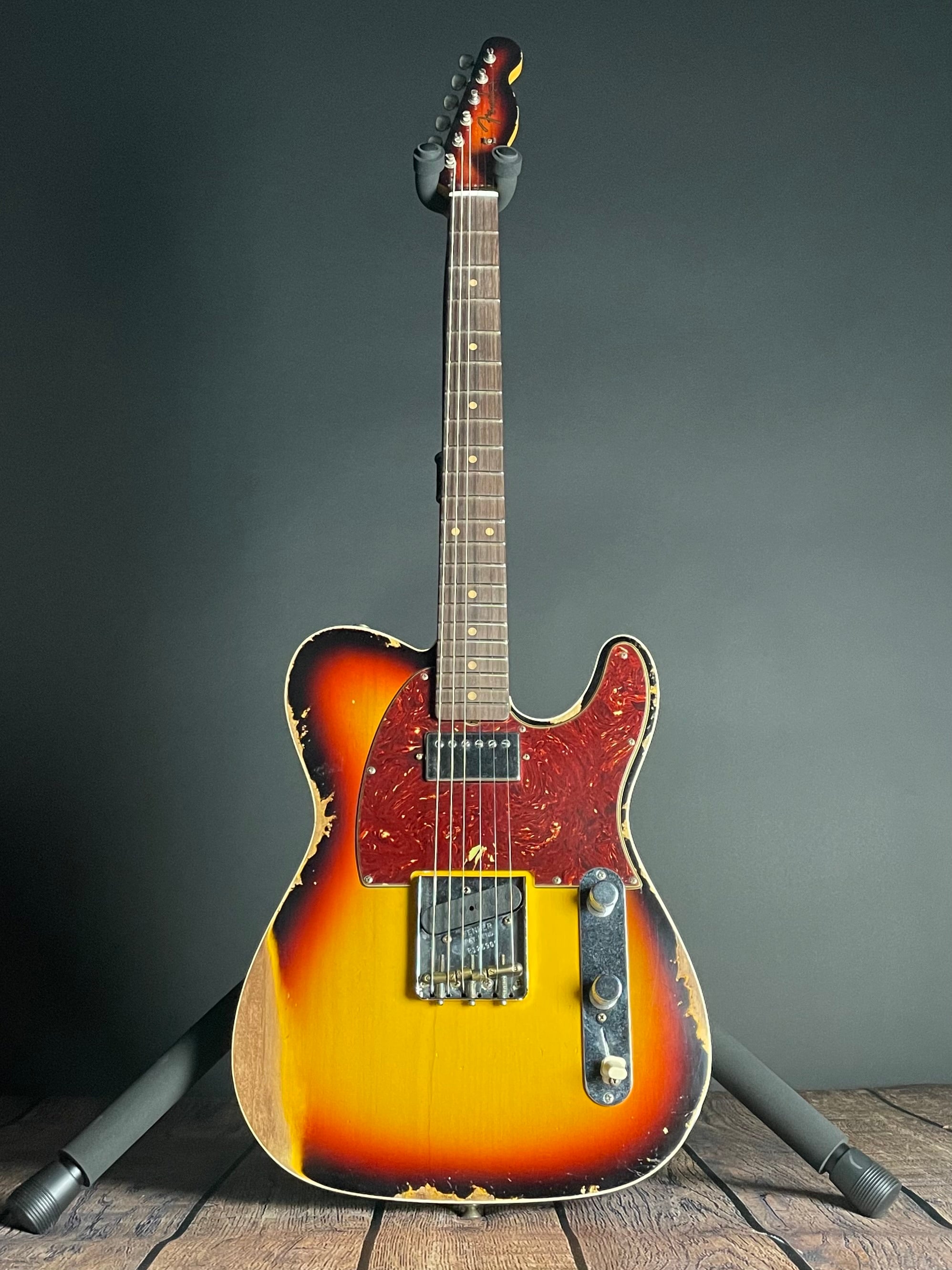 Fender Custom Shop LTD Reverse 1960 Tele Custom, Heavy Relic- 3-Color Sunburst (8lbs 1oz) - Metronome Music Inc.