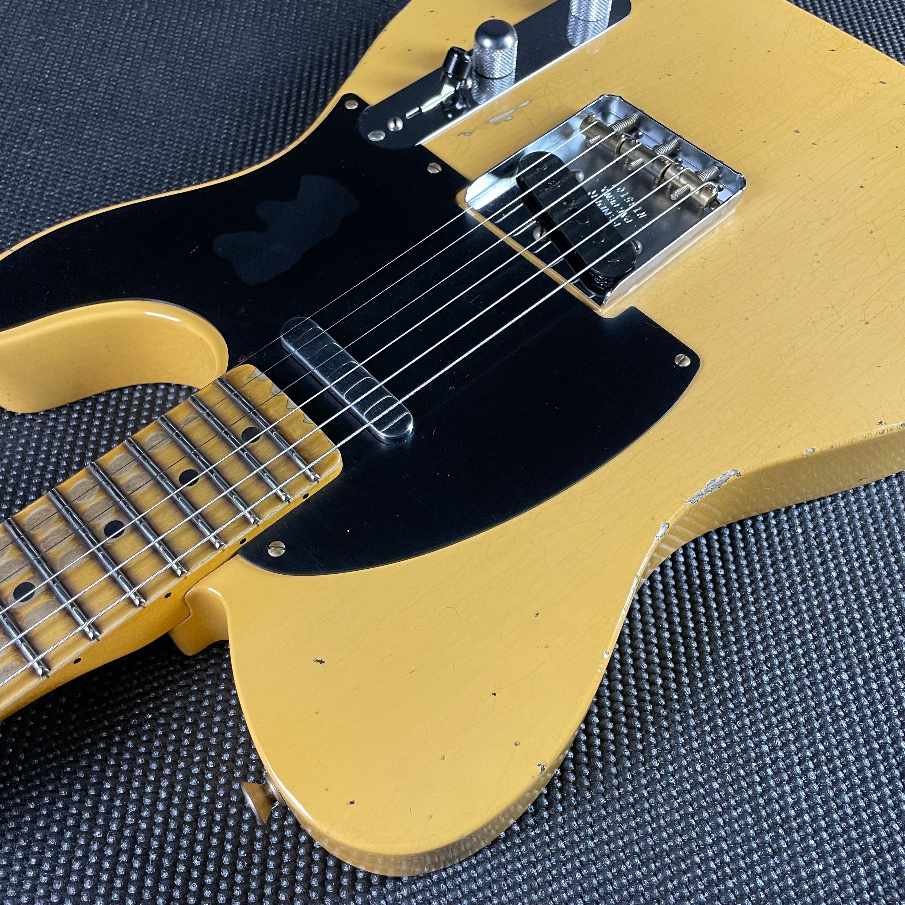 Fender Custom Shop 1952 Telecaster, Heavy Relic- Aged Nocaster Blonde (6lbs 12oz) - Metronome Music Inc.