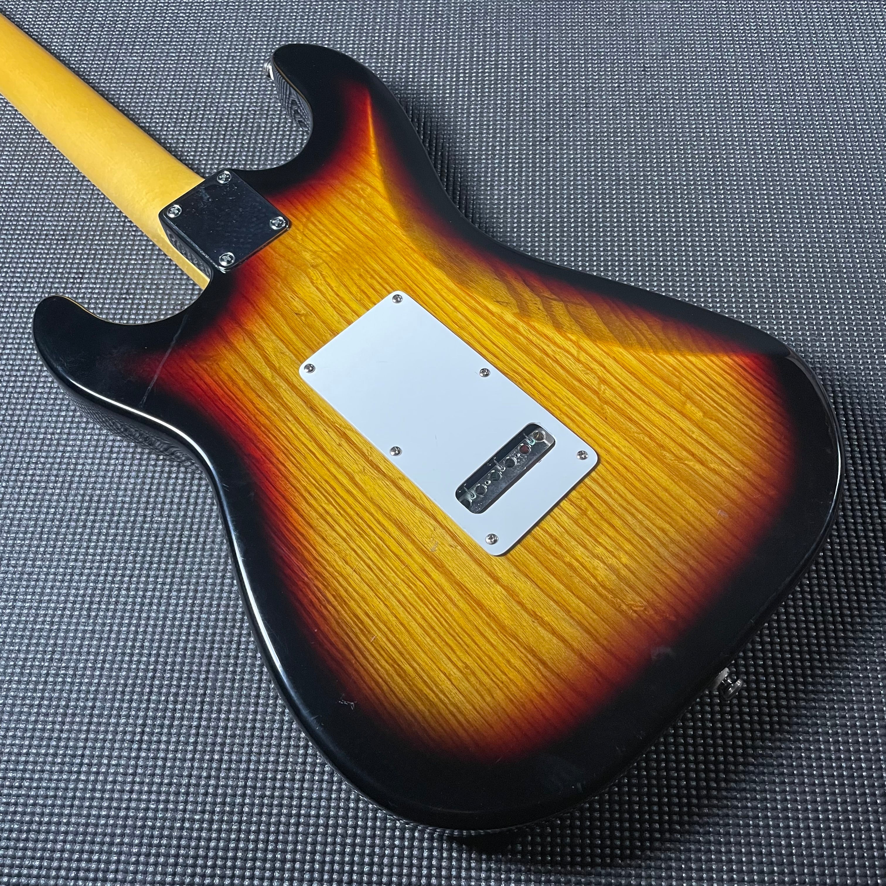 G&L Tribute Legacy HSS Electric Guitar - 3 Tone Sunburst (2019)