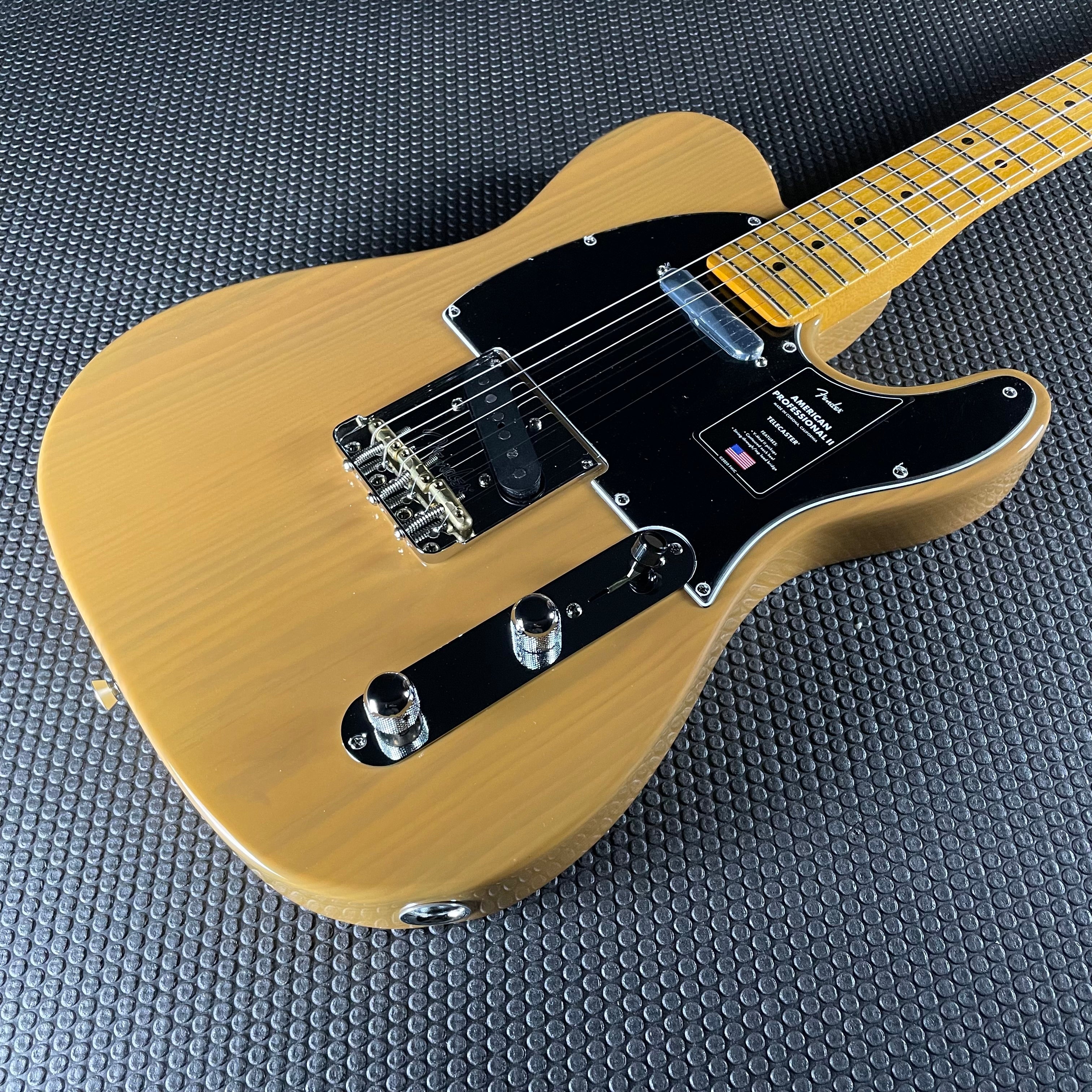 Fender American Professional II Telecaster, Maple- Butterscotch Blonde (7lbs 0oz)