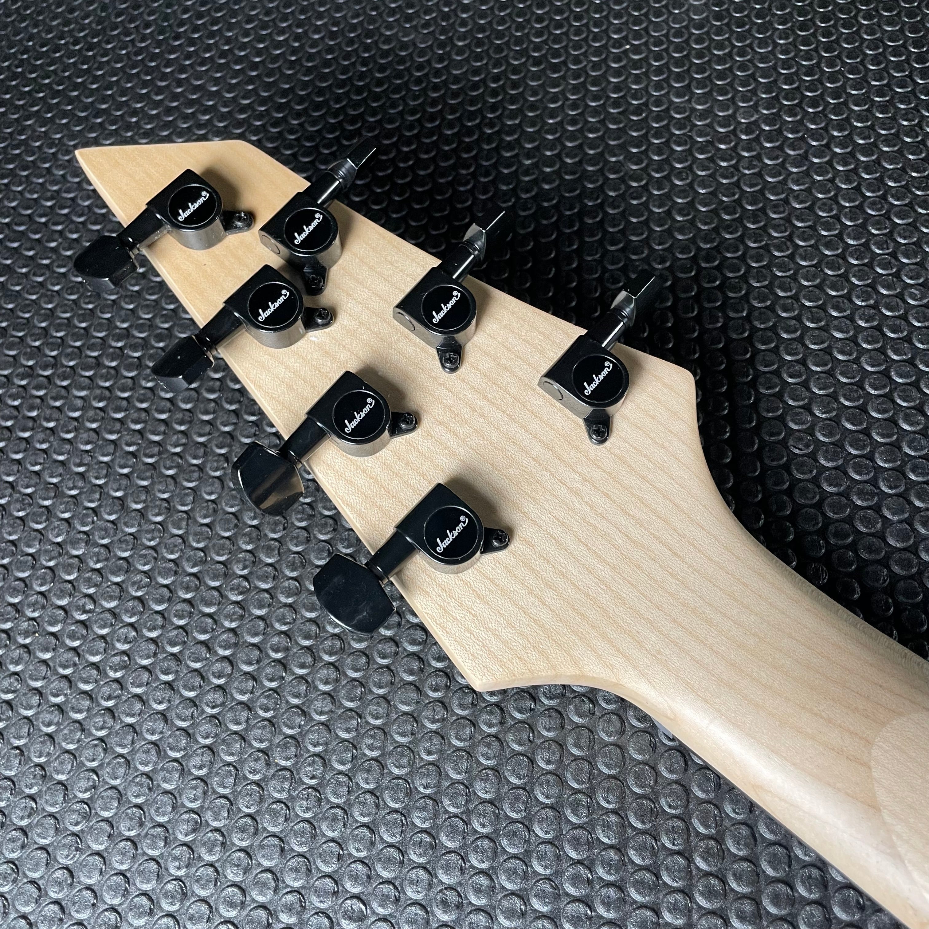 Jackson JS Series Rhoads JS22-7 RR HT, Amaranth- Satin Black (6lbs 7oz)