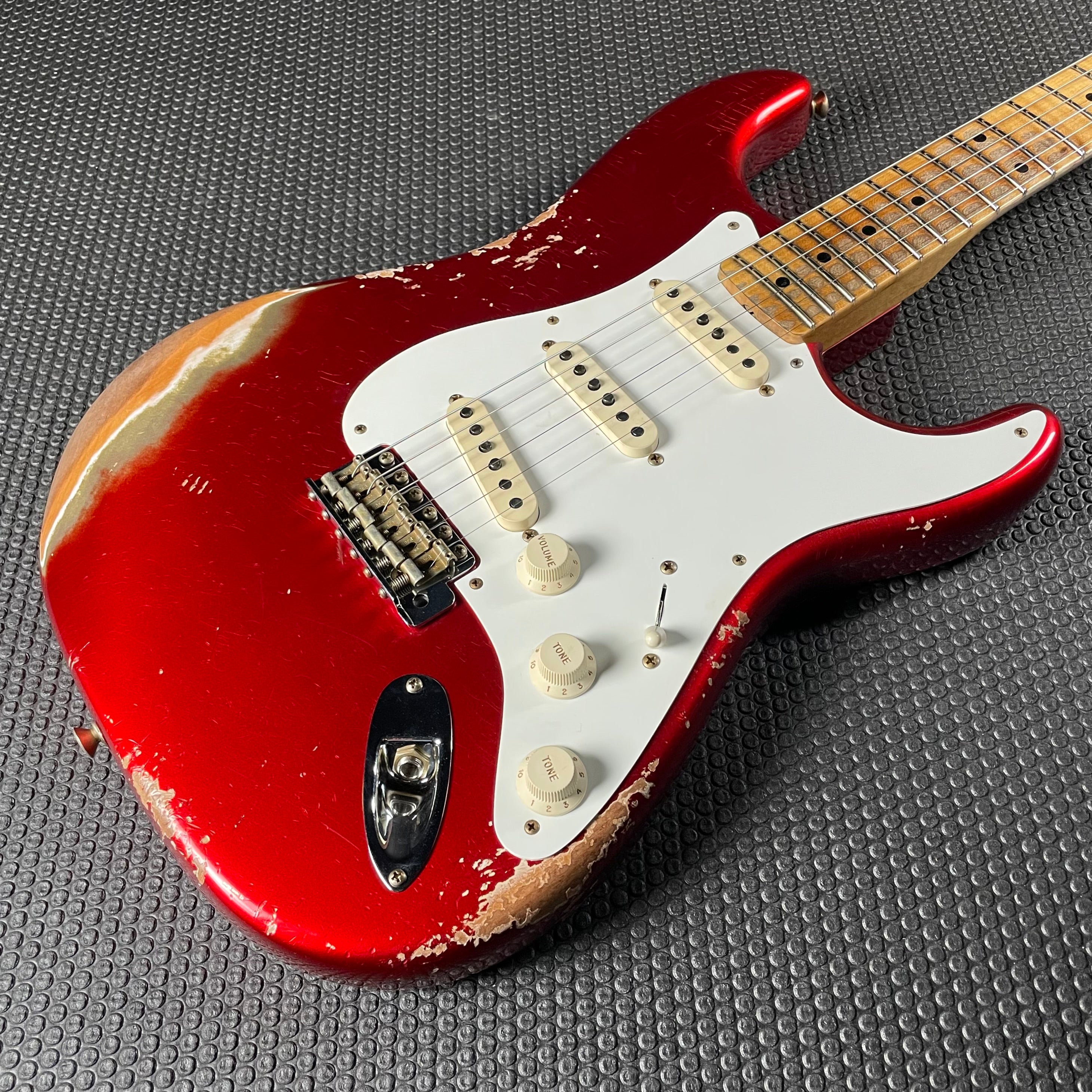 Fender Custom Shop 1958 Stratocaster, Heavy Relic-Faded Aged Candy Apple Red (7lbs 4oz)