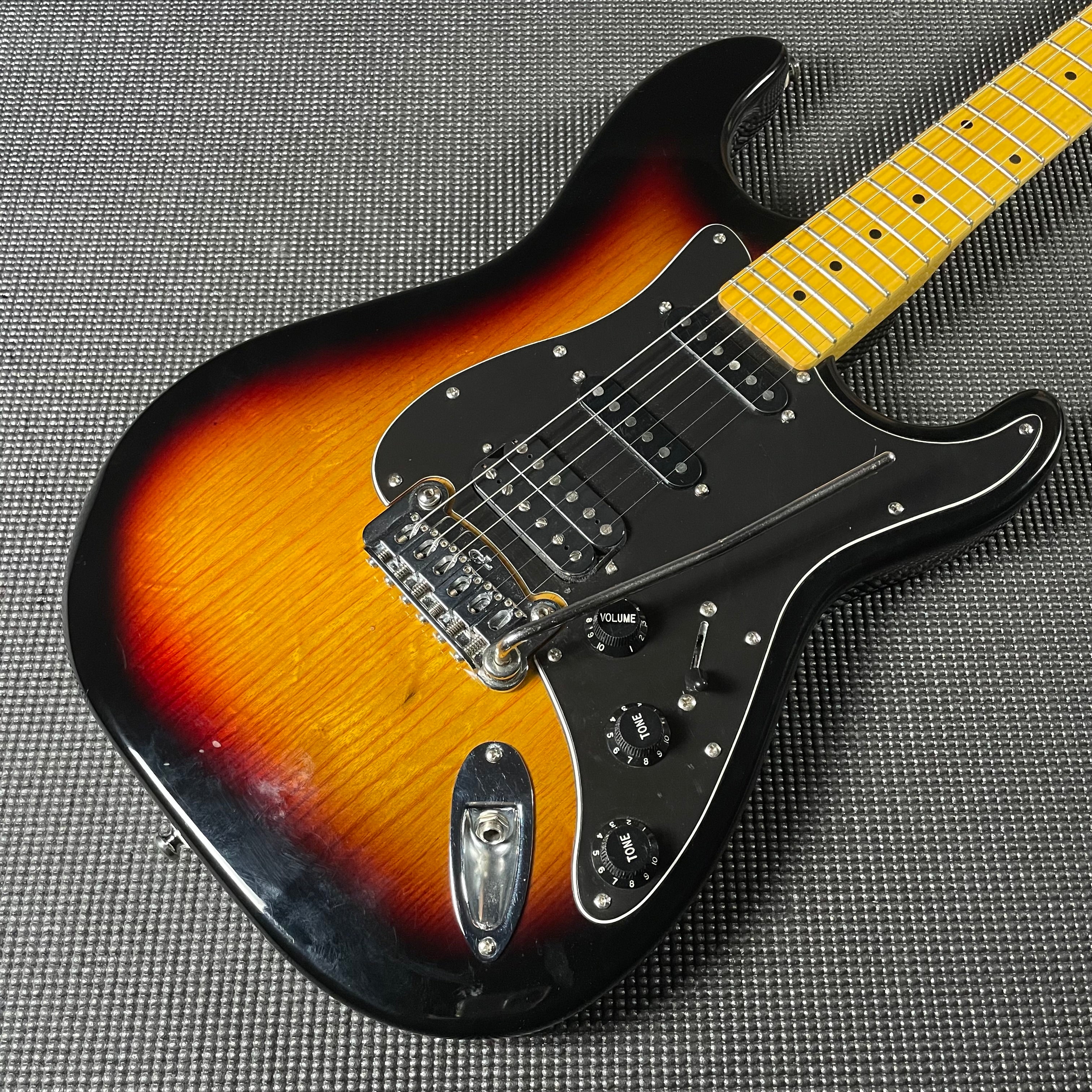 G&L Tribute Legacy HSS Electric Guitar - 3 Tone Sunburst (2019)