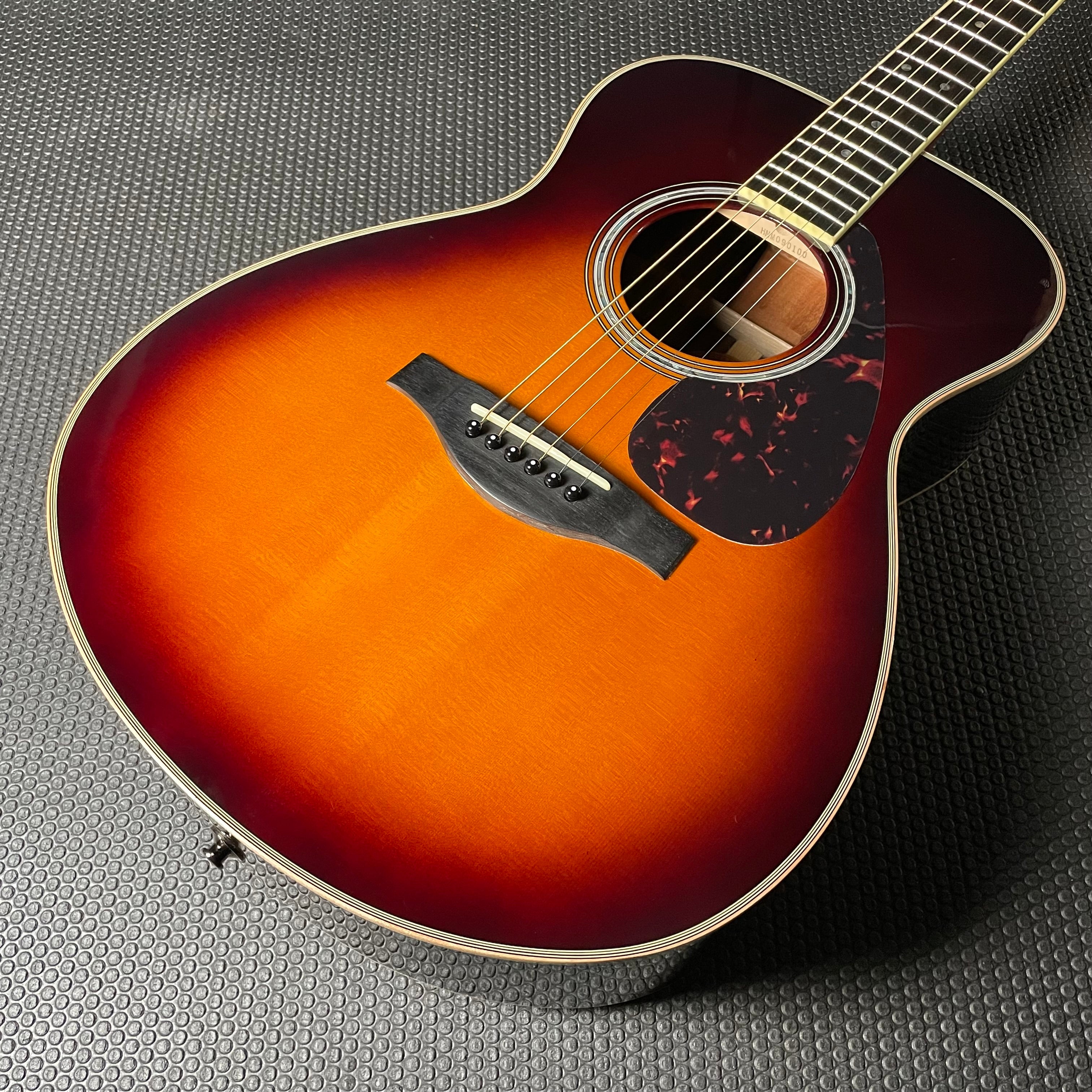 Yamaha LS16R w/Bone Nut/Saddle - Brown Sunburst (2022)