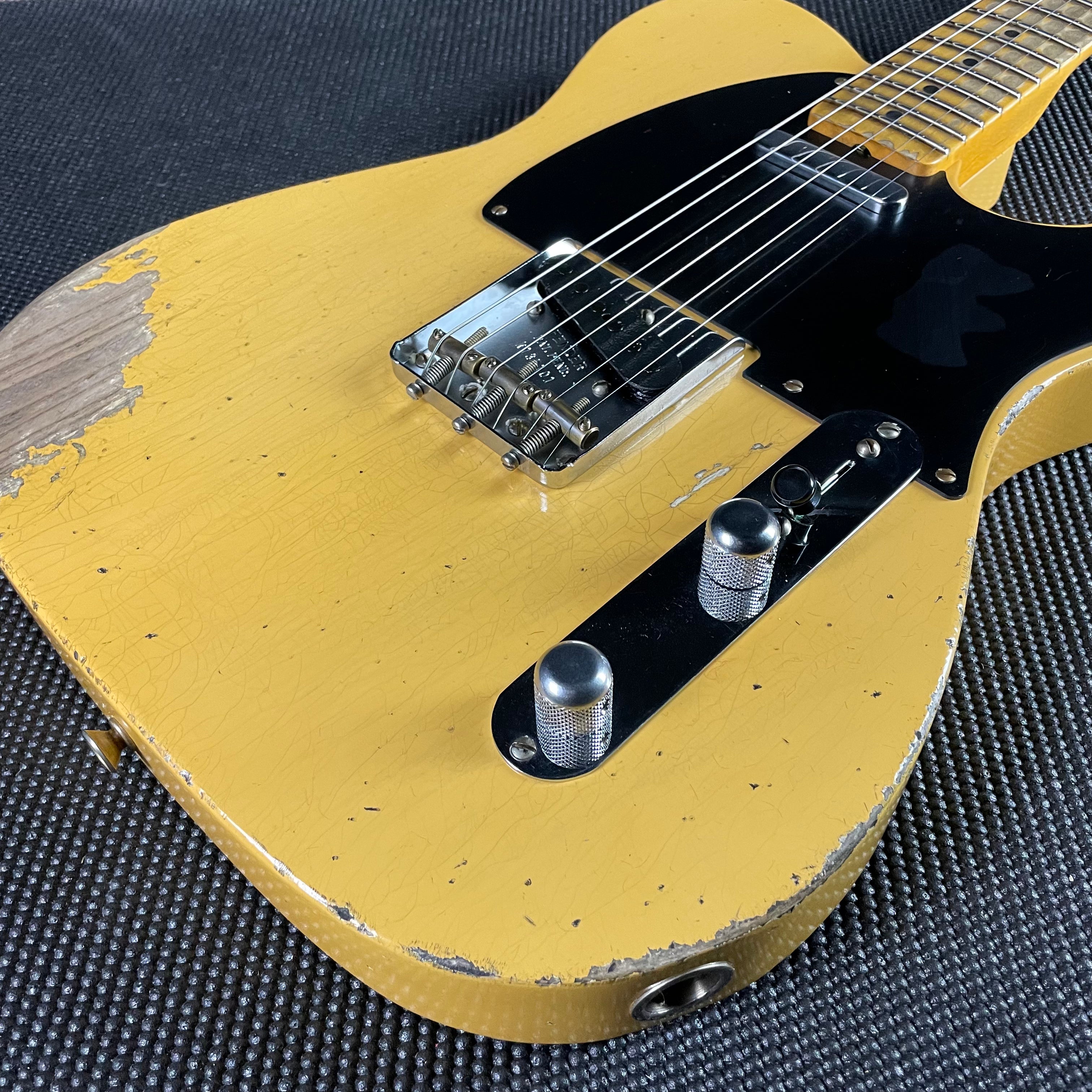 Fender Custom Shop 1952 Telecaster, Heavy Relic- Aged Nocaster Blonde (6lbs 12oz) - Metronome Music Inc.