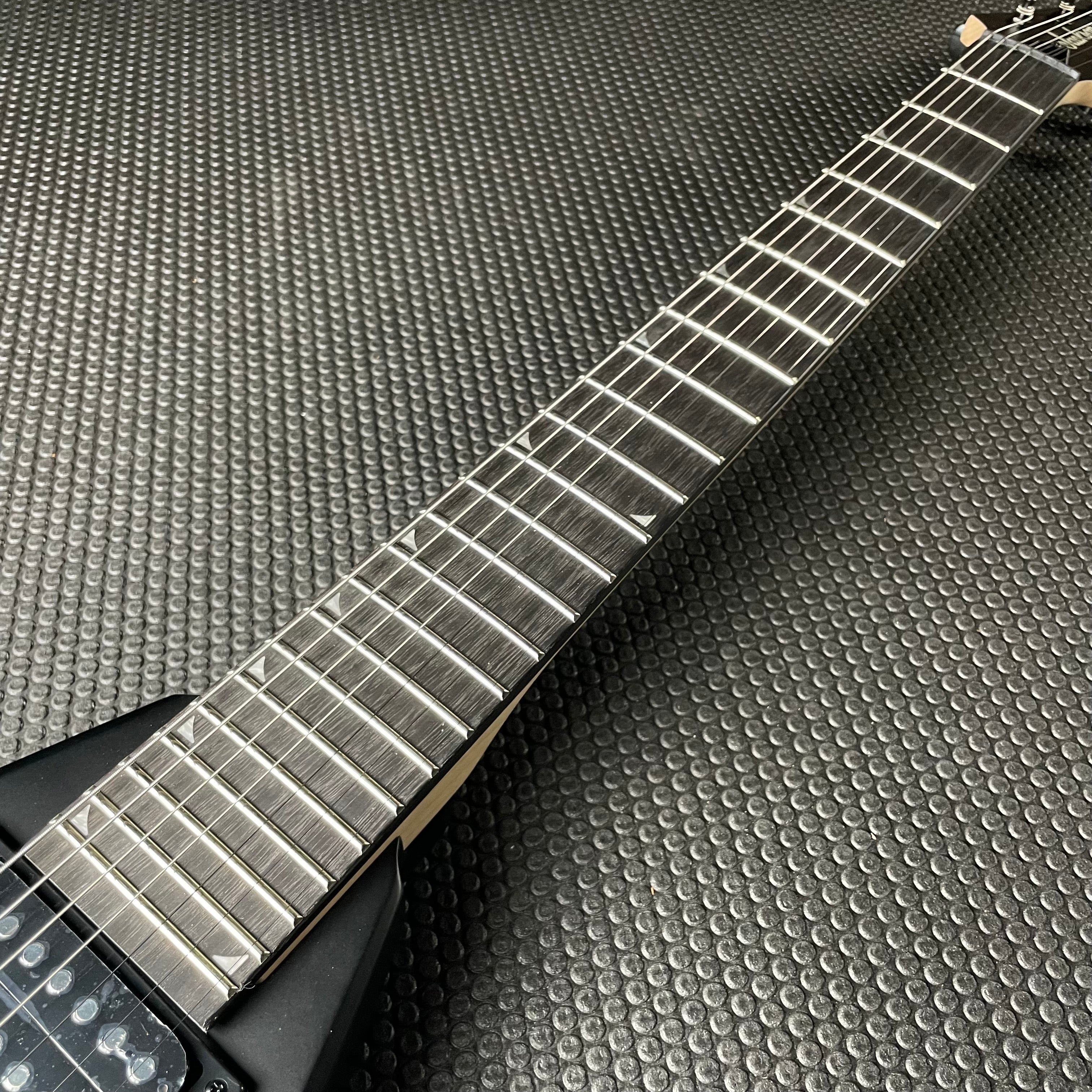 Jackson JS Series Rhoads JS22-7 RR HT, Amaranth- Satin Black (6lbs 7oz)