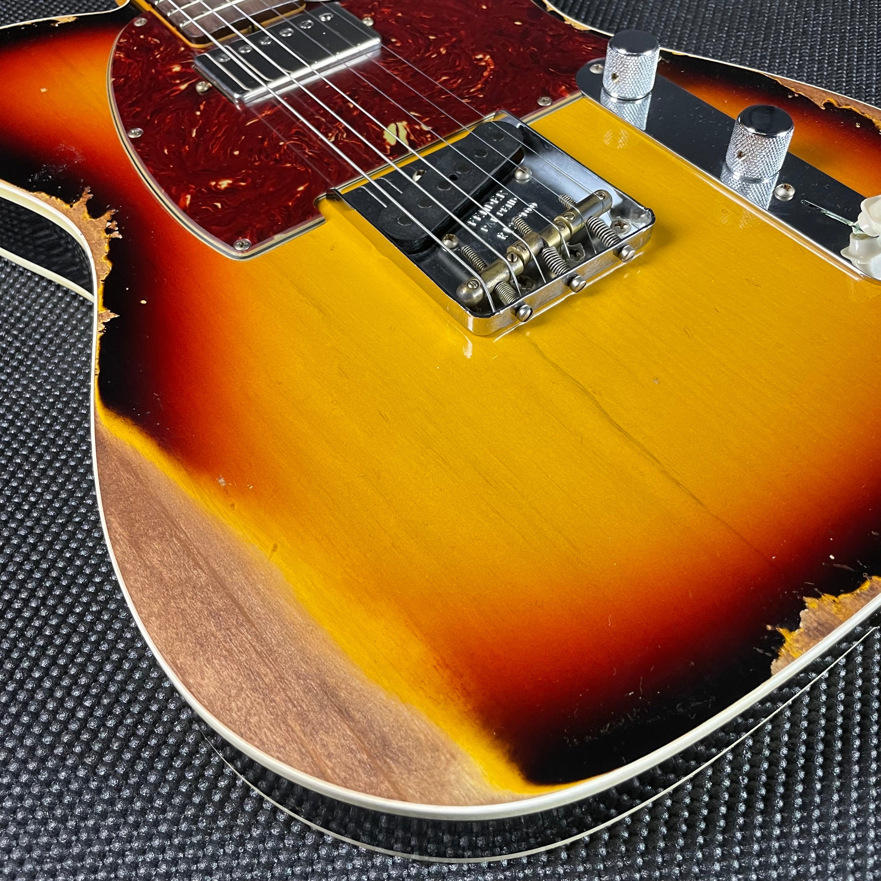 Fender Custom Shop LTD Reverse 1960 Tele Custom, Heavy Relic- 3-Color Sunburst (8lbs 1oz) - Metronome Music Inc.