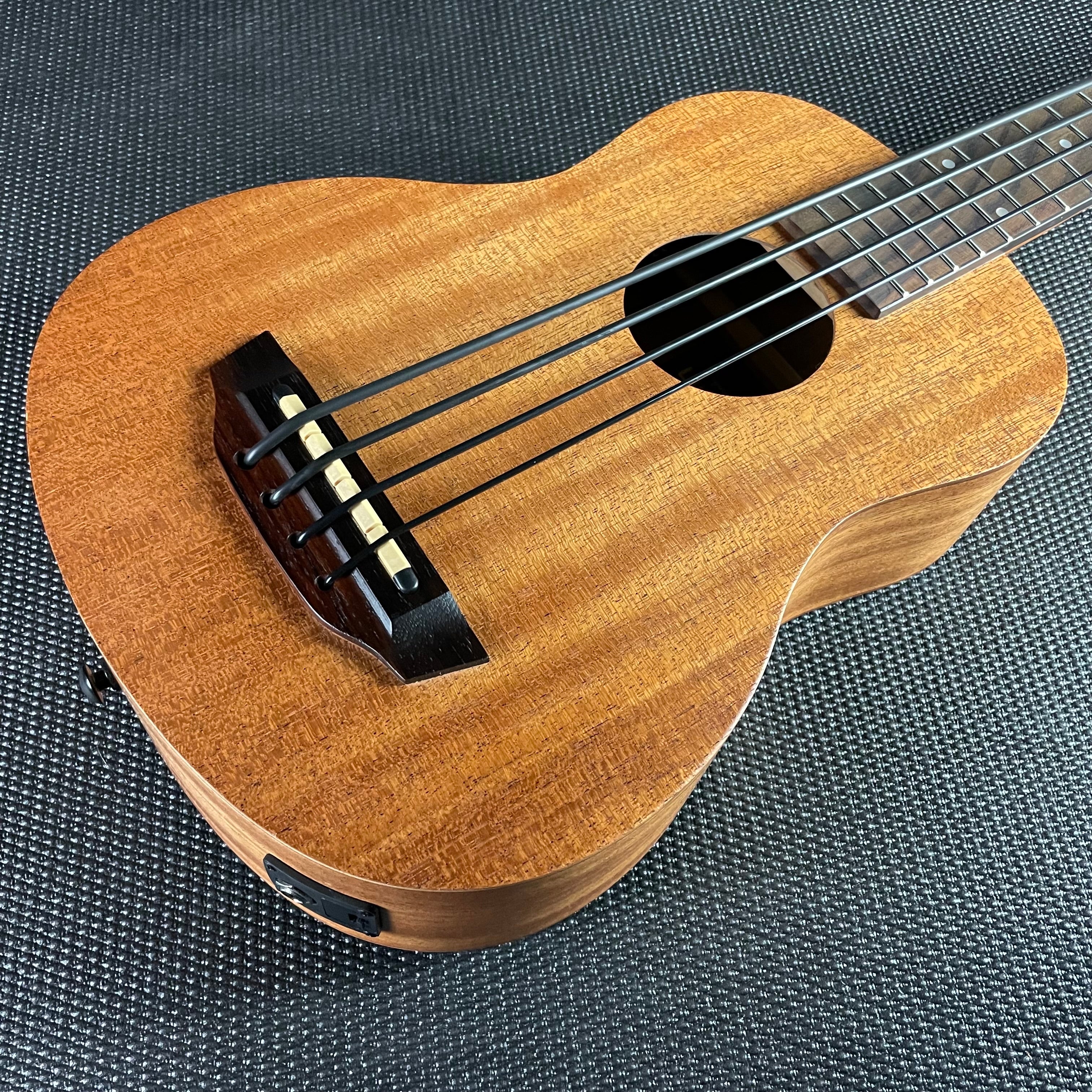 Kala Nomad Acoustic-Electric U•BASS - Metronome Music Inc.