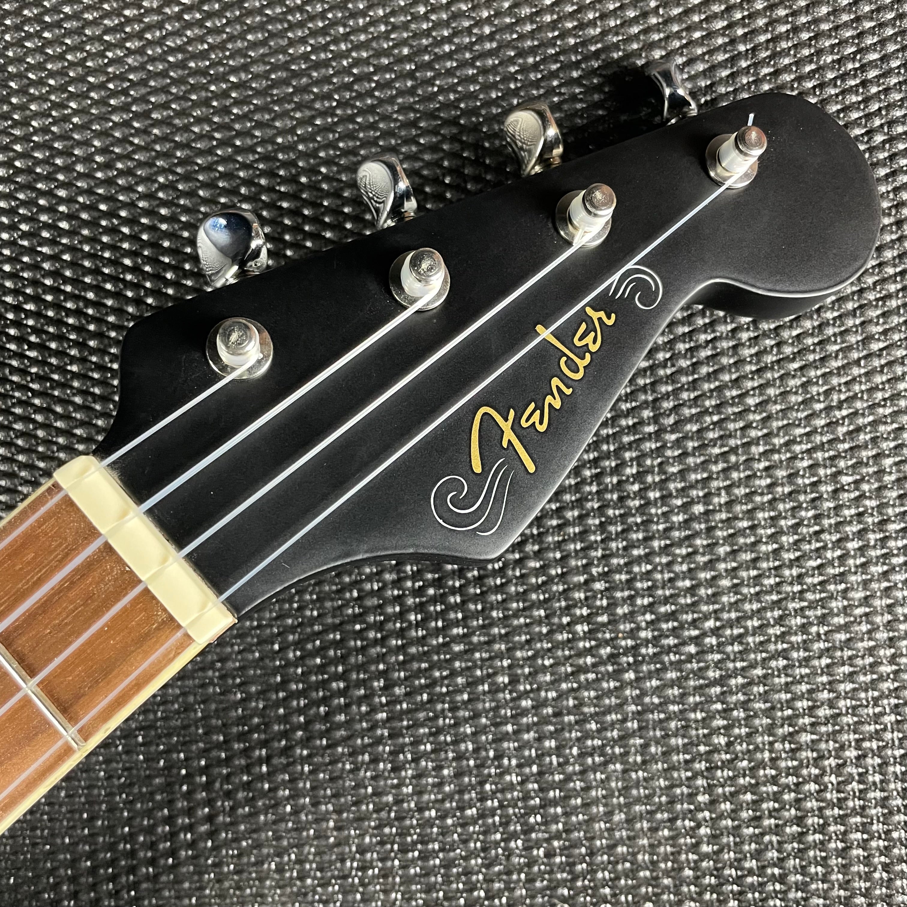 Fender Avalon Tenor Ukulele- Black - Metronome Music Inc.