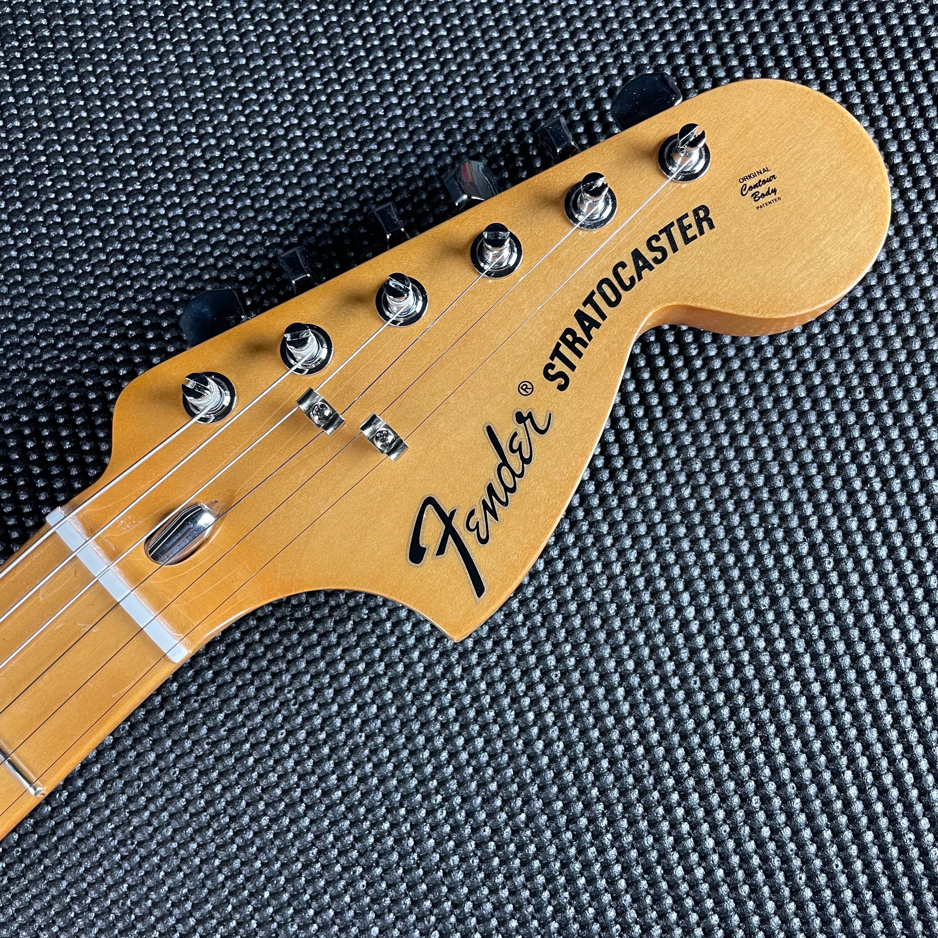 Fender Vintera II '70s Stratocaster, Maple Fingerboard- 3-Color Sunburst (MX23078543) - Metronome Music Inc.