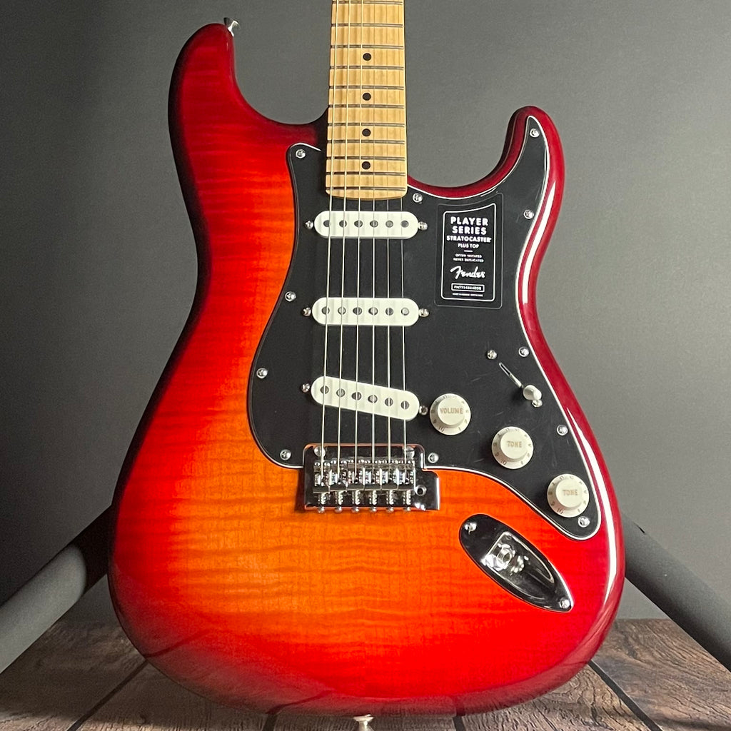 Fender Player Stratocaster Plus Top, Maple Fingerboard- Aged Cherry Burst  (MX22048774)
