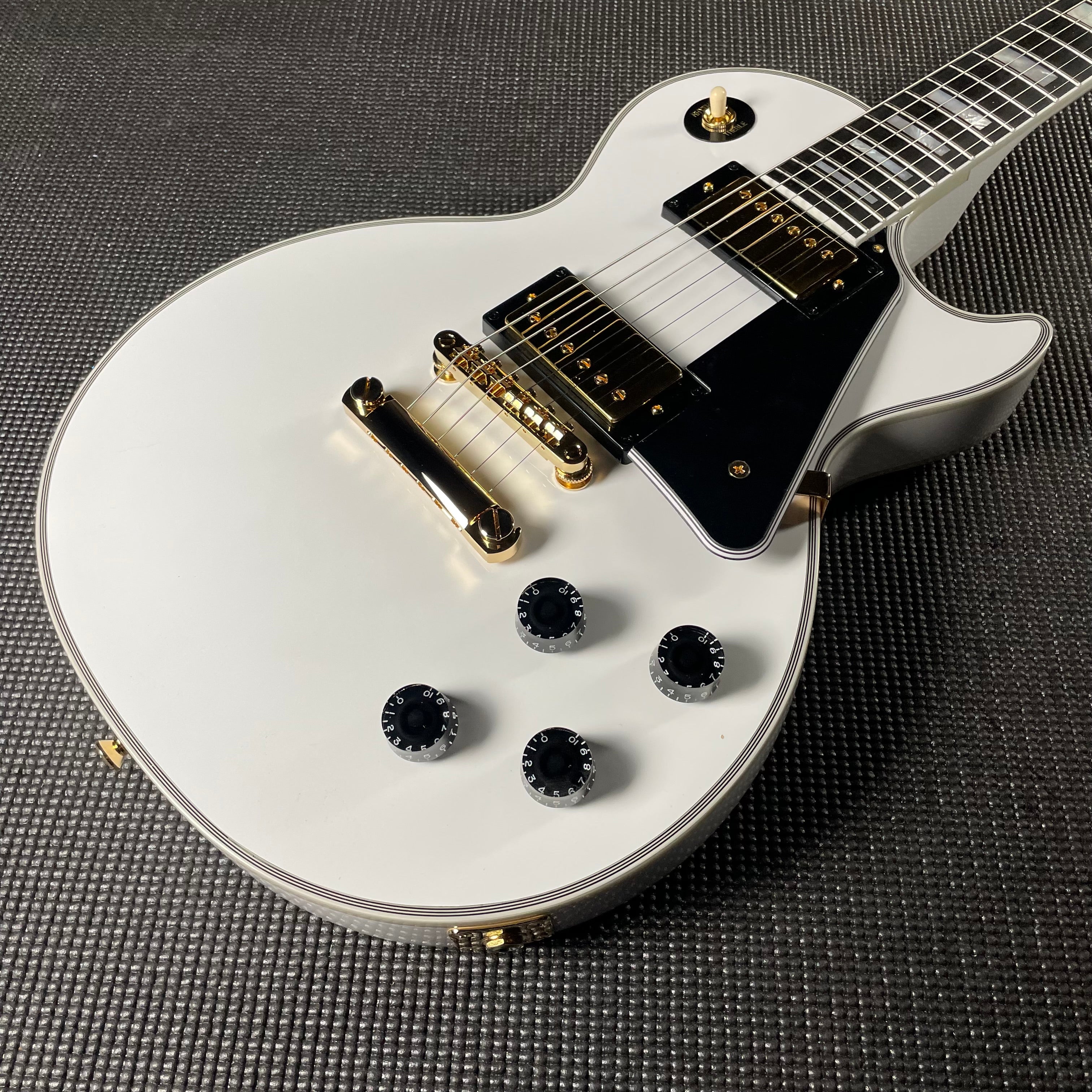 Epiphone Les Paul Custom w/OHSC - Alpine White