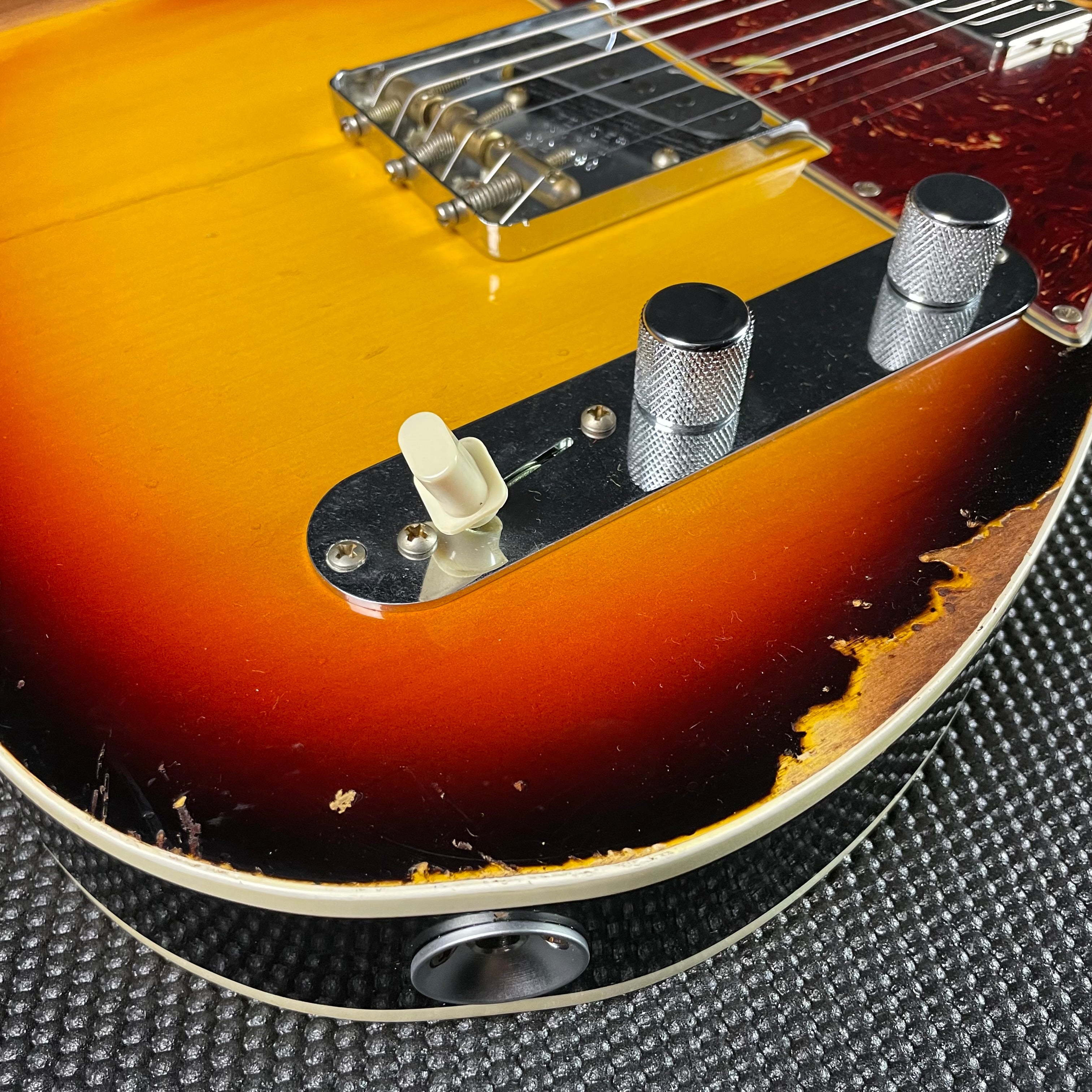 Fender Custom Shop LTD Reverse 1960 Tele Custom, Heavy Relic- 3-Color Sunburst (8lbs 1oz) - Metronome Music Inc.