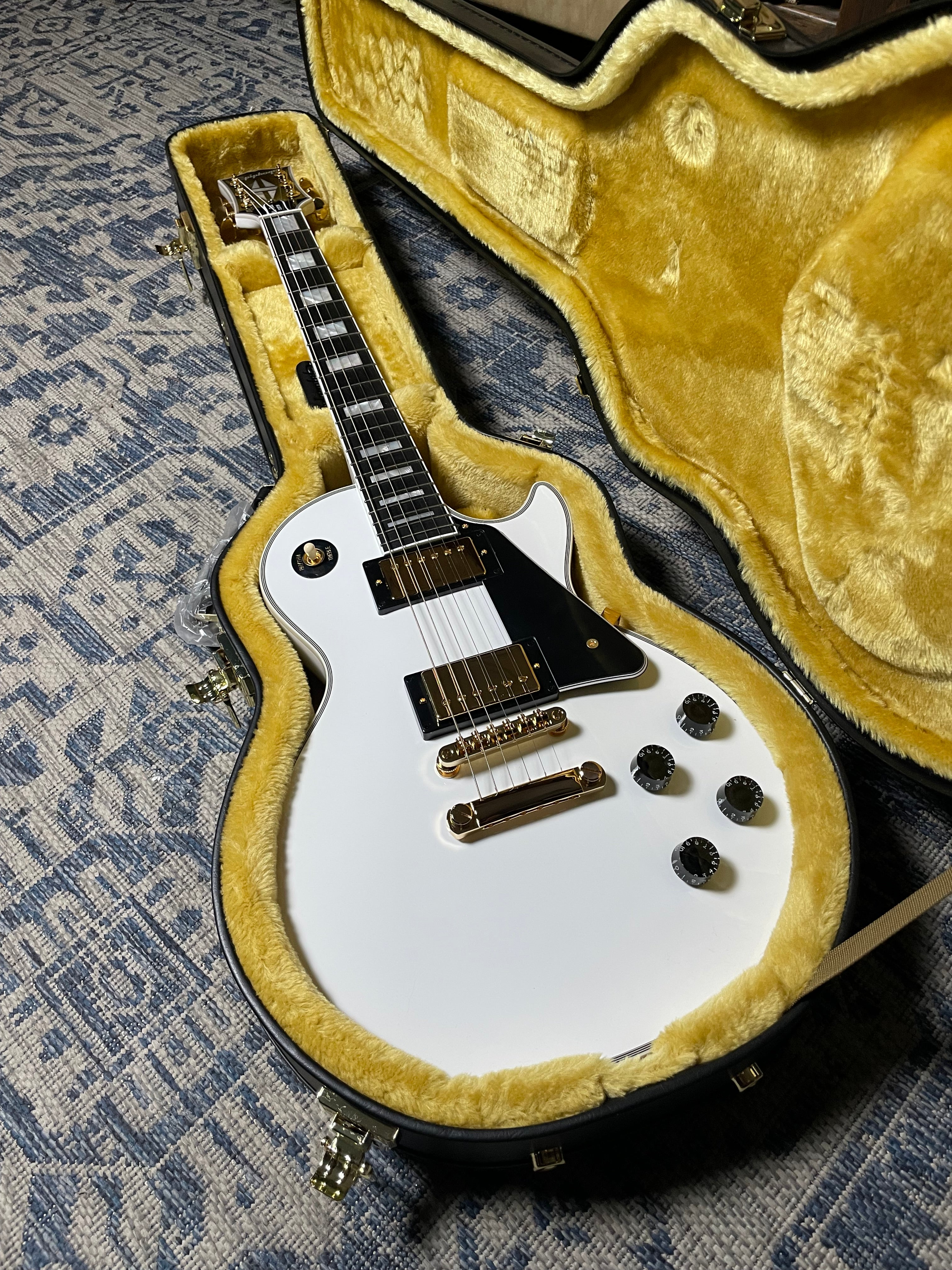 Epiphone Les Paul Custom w/OHSC - Alpine White