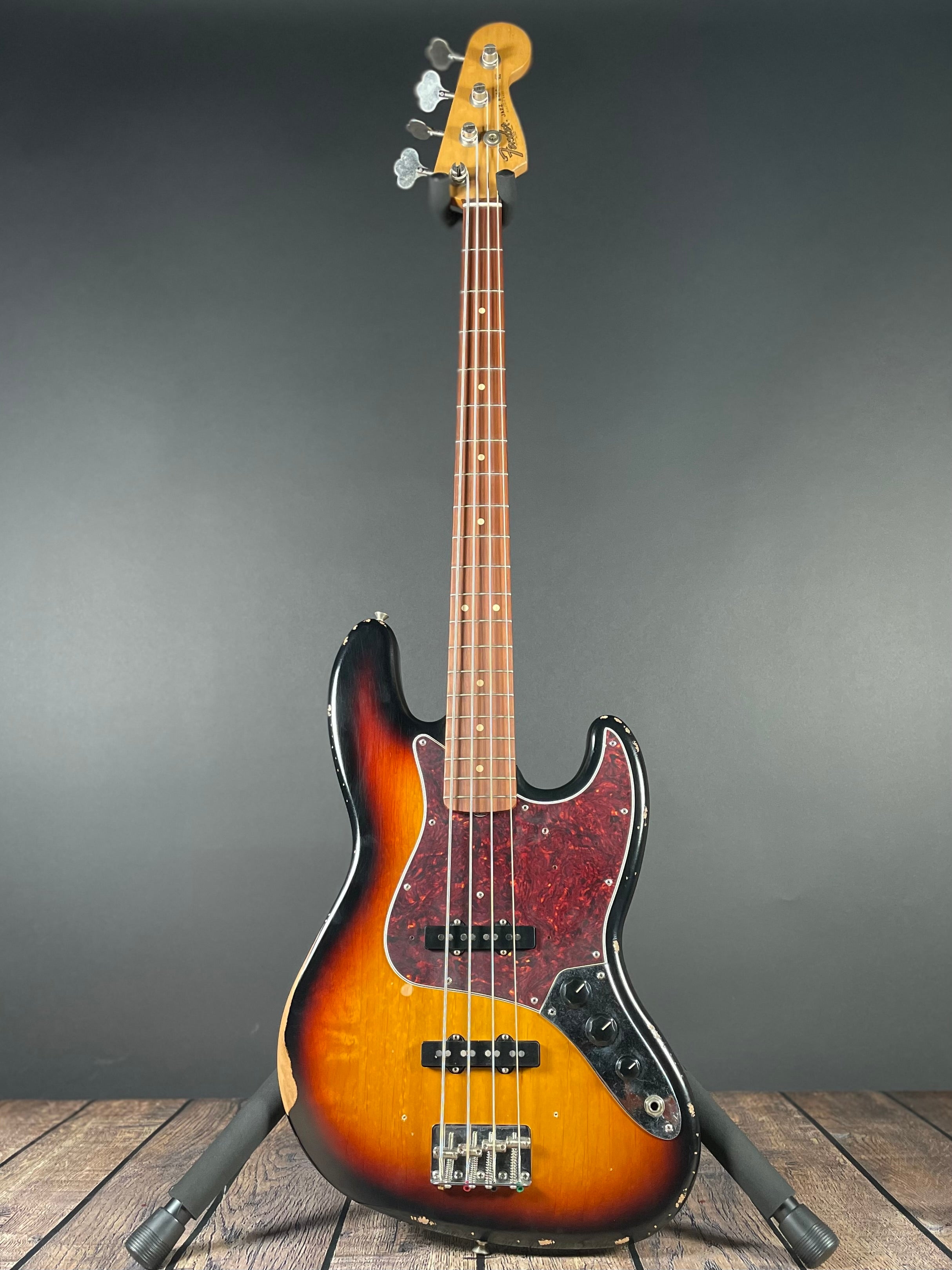 Fender Road Worn '60s Jazz Bass w/Gig Bag - 3-Color Sunburst