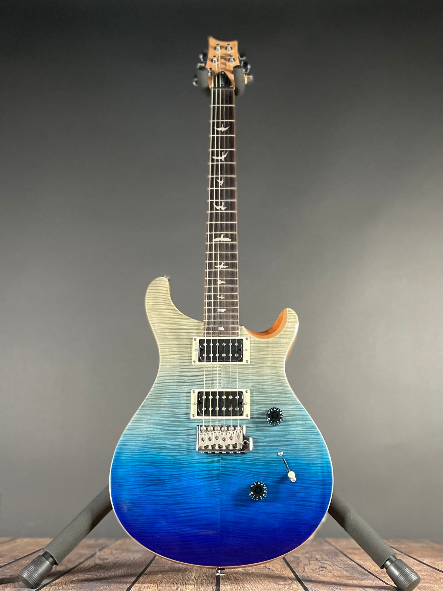 Paul Reed Smith, PRS SE Custom 24, Limited Edition- Blue Fade (7lbs 12oz)