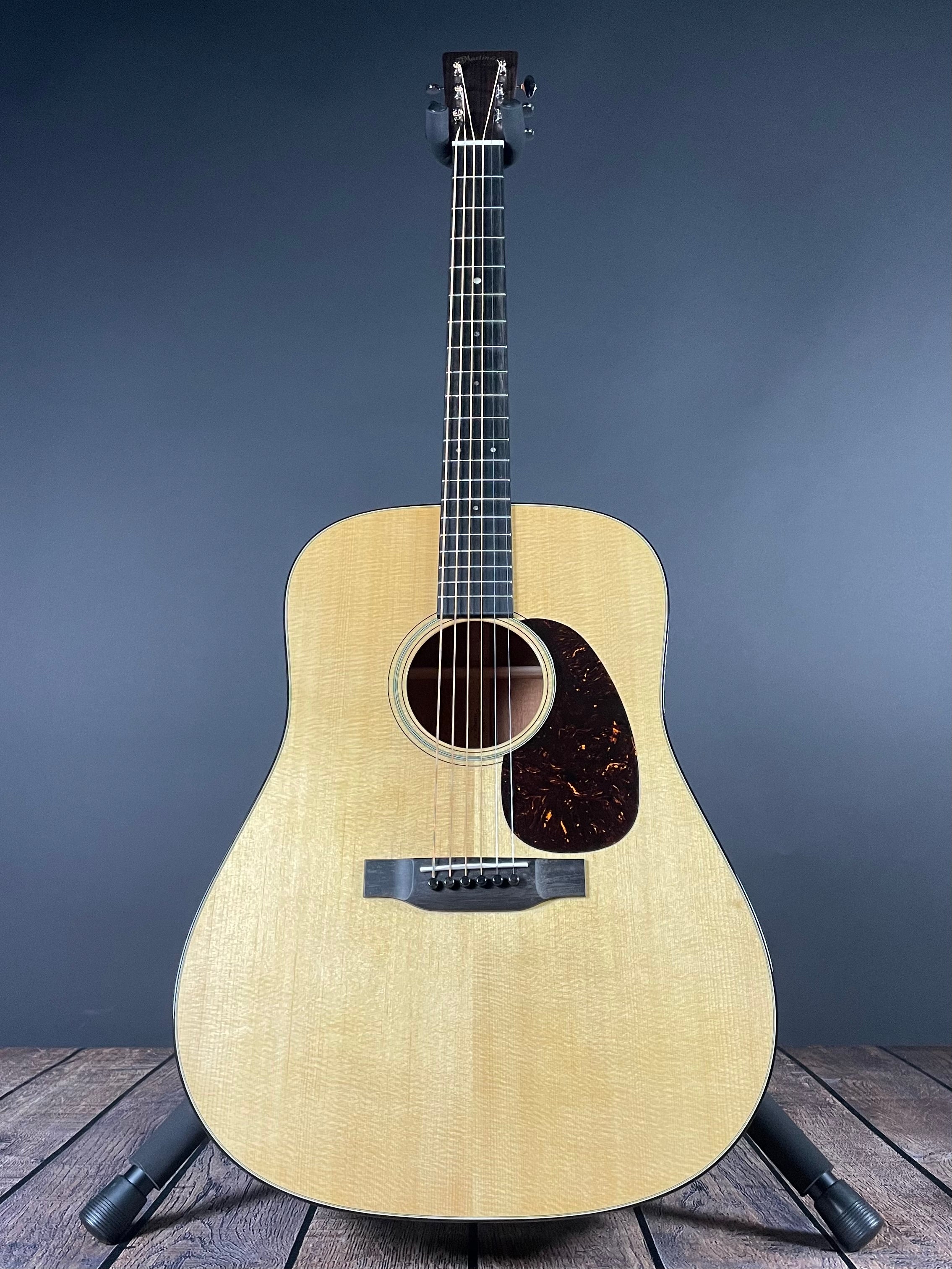 Martin Standard Series D-18 w/Hardshell Case, Natural (2025)