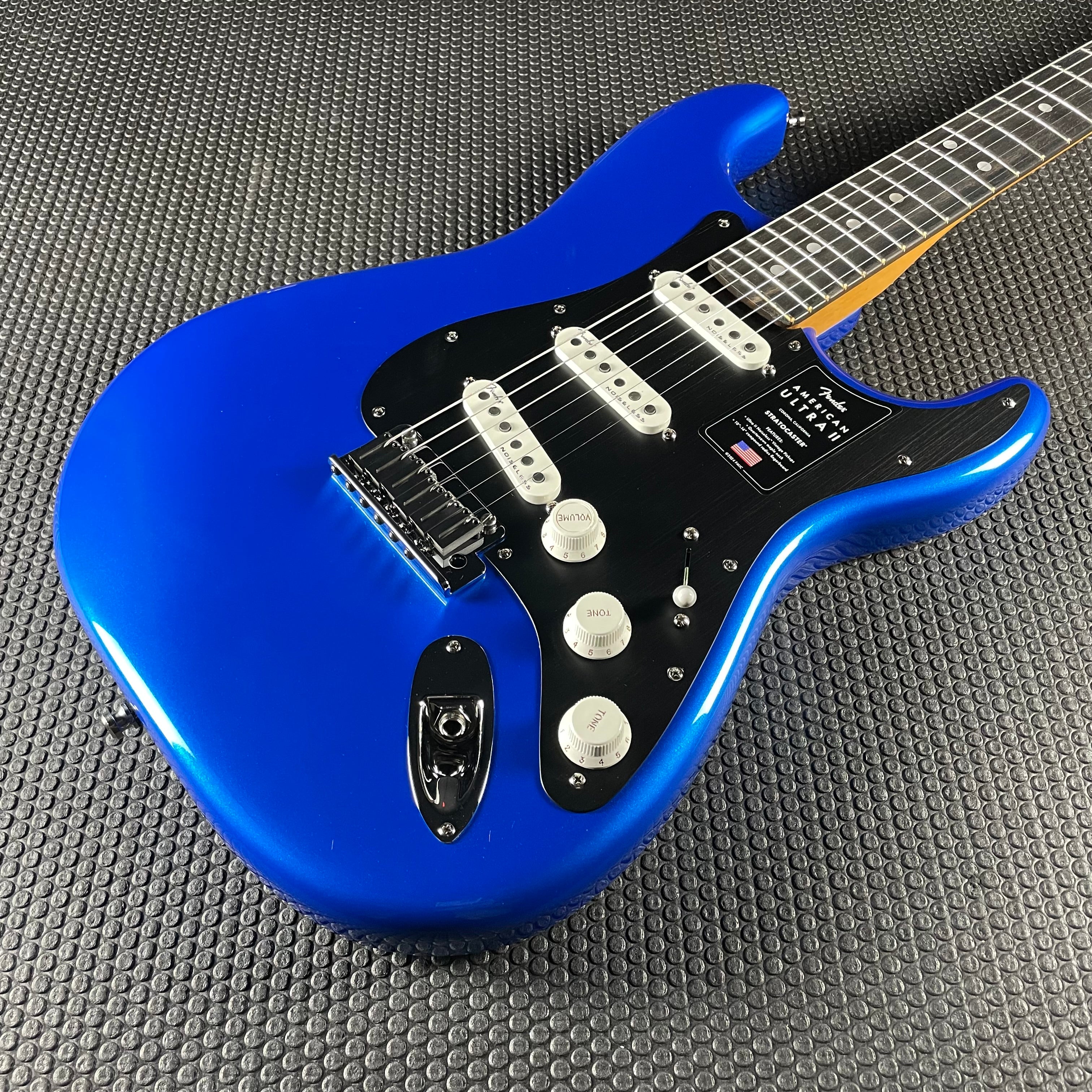 Fender American Ultra II Stratocaster, Ebony- Noble Blue (8lbs 1oz)