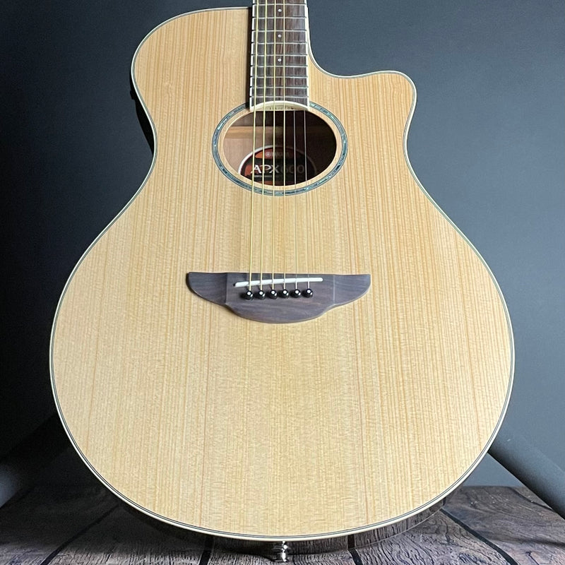 Yamaha APX600 Thinline Acoustic- Natural