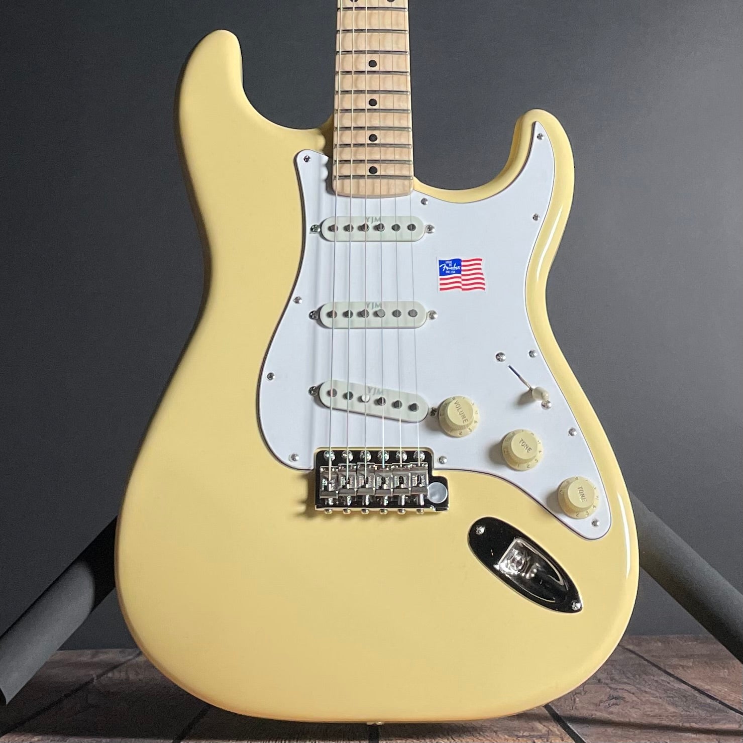 Fender Yngwie Malmsteen Stratocaster, Scalloped Maple- Vintage White (8lbs 0oz)