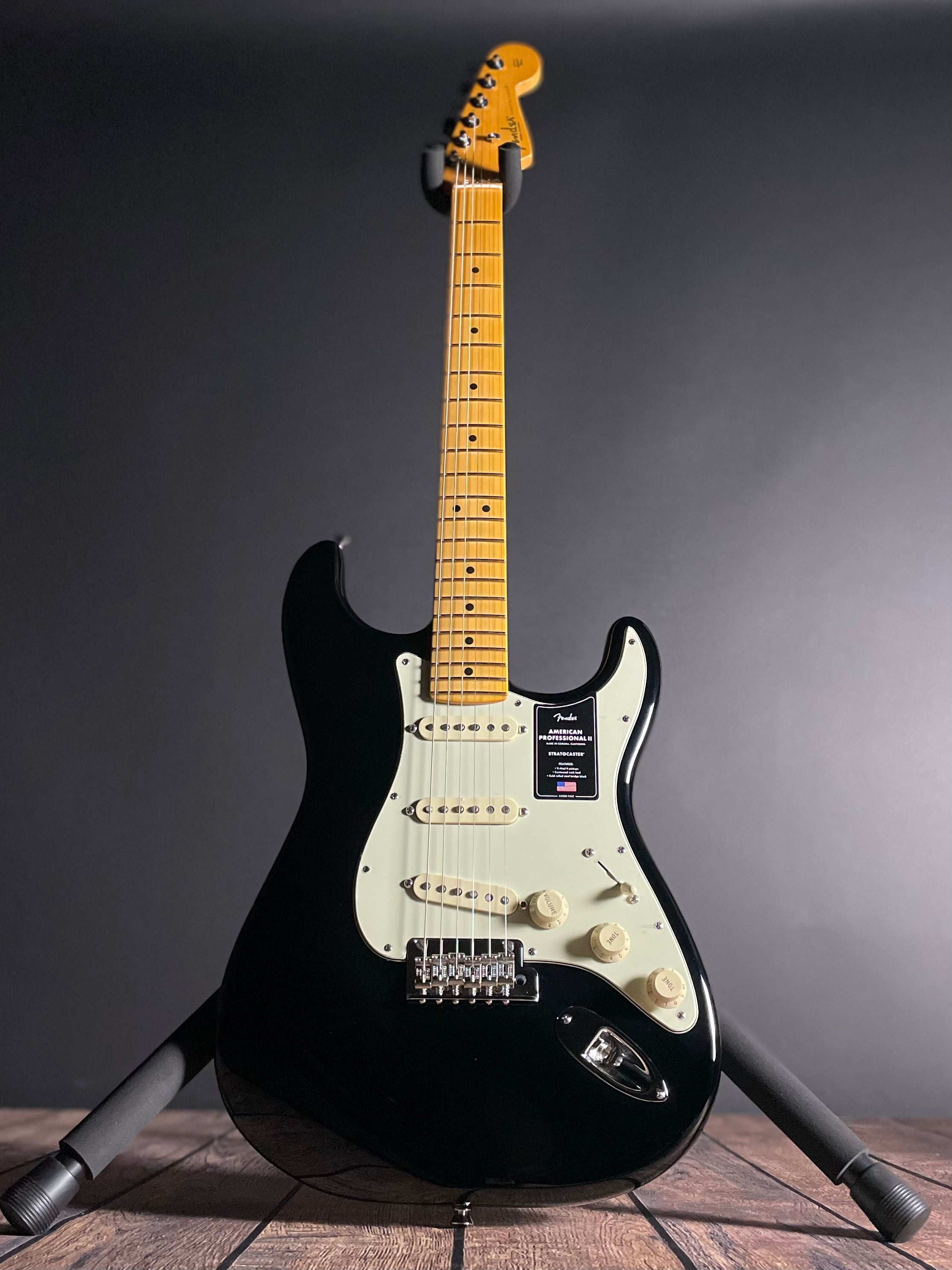 Fender American Professional II Stratocaster, Maple- Black (8lbs 1oz)