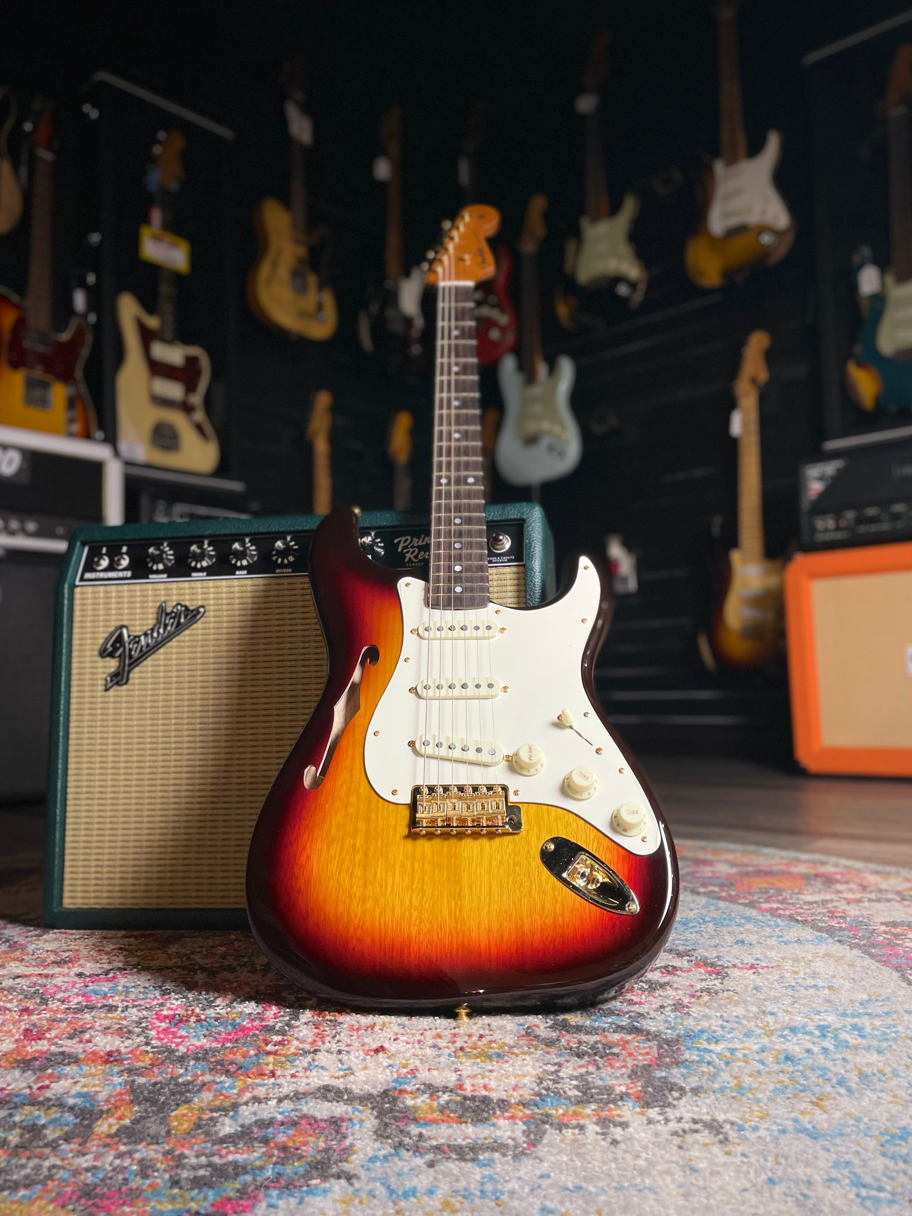 Fender Artisan Korina Stratocaster, Rosewood- Chocolate 3-Color Sunburst (7lbs 12oz)