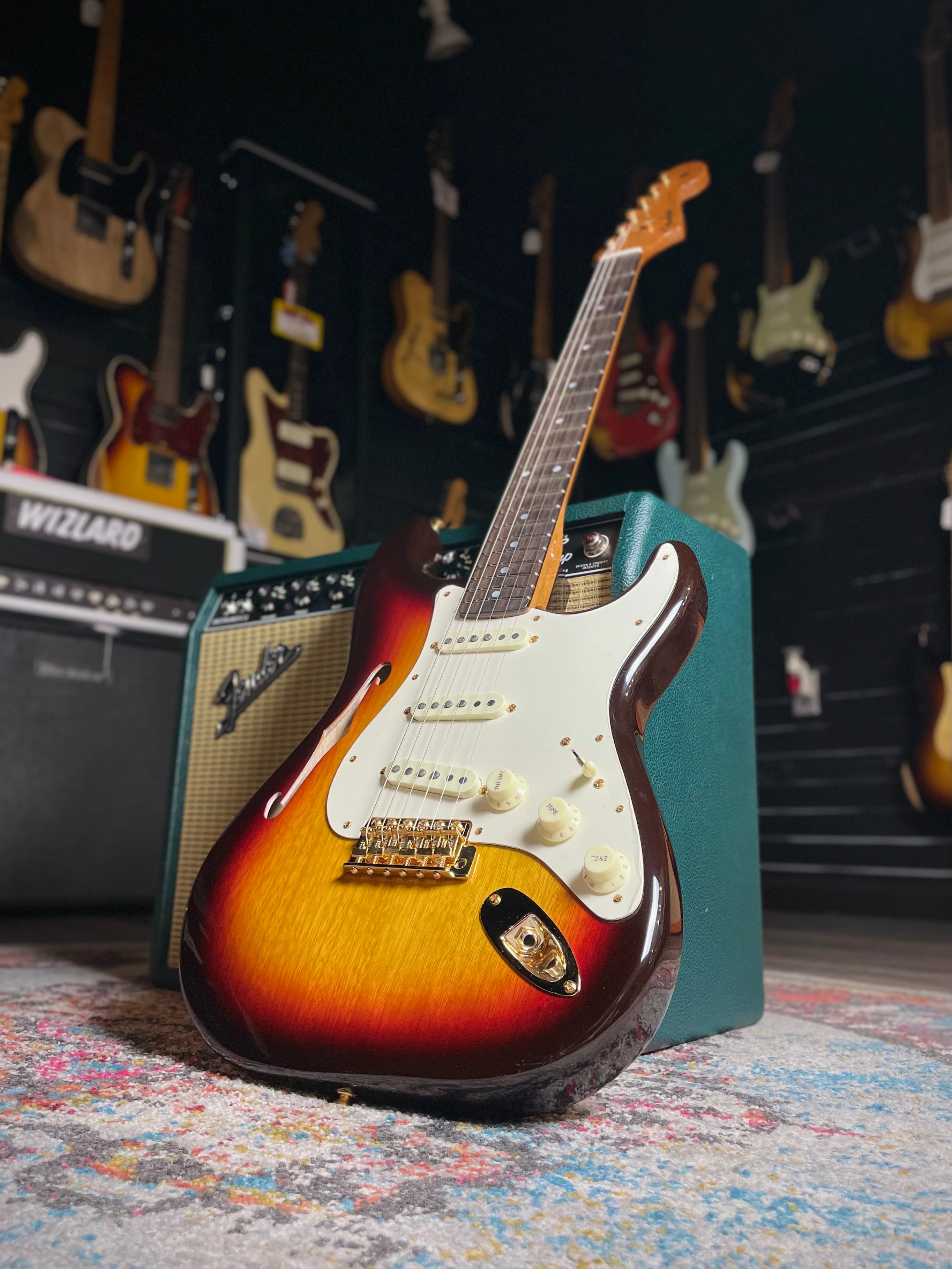 Fender Artisan Korina Stratocaster, Rosewood- Chocolate 3-Color Sunburst (7lbs 12oz)