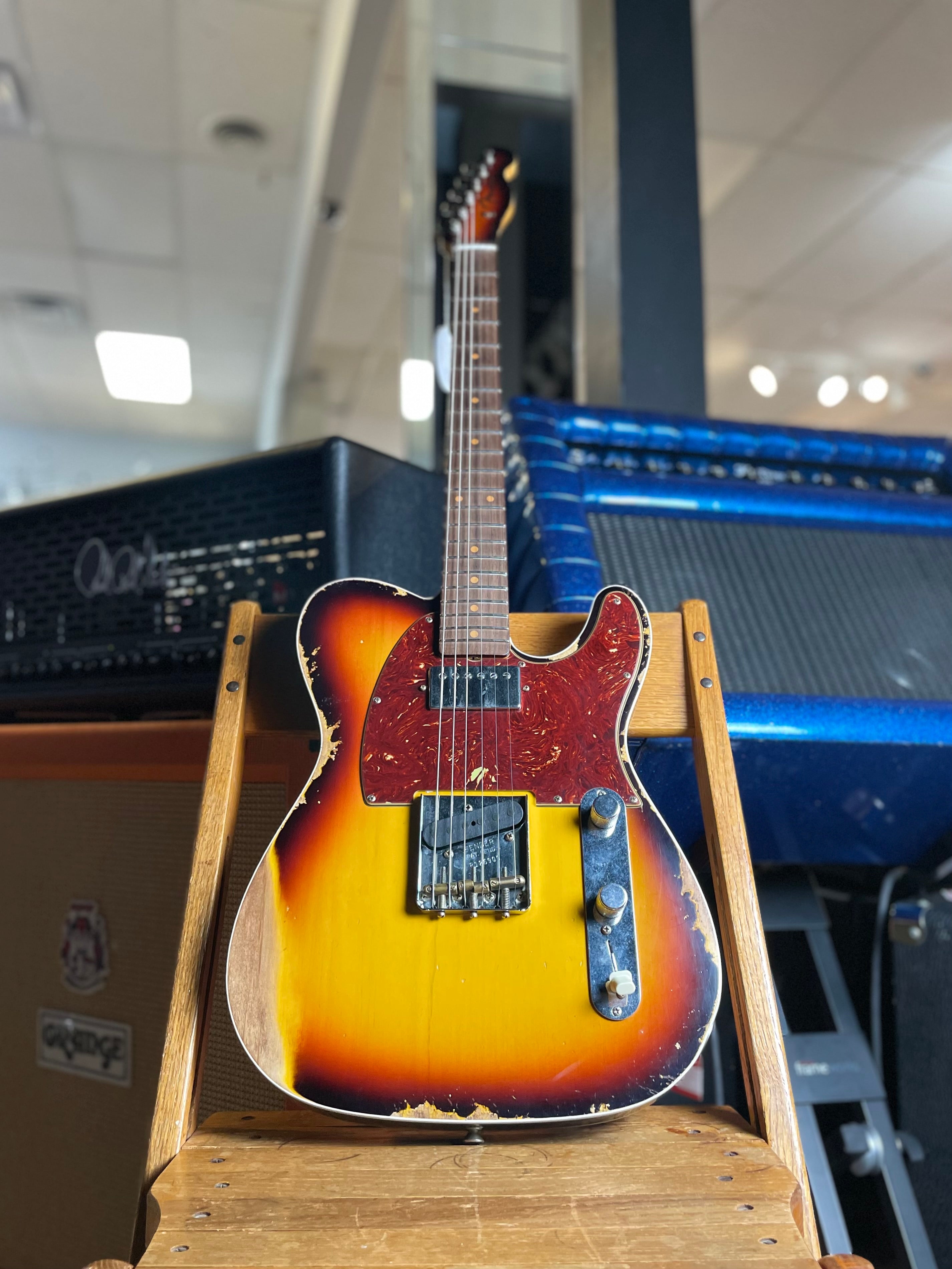 Fender Custom Shop LTD Reverse 1960 Tele Custom, Heavy Relic- 3-Color Sunburst (8lbs 1oz)