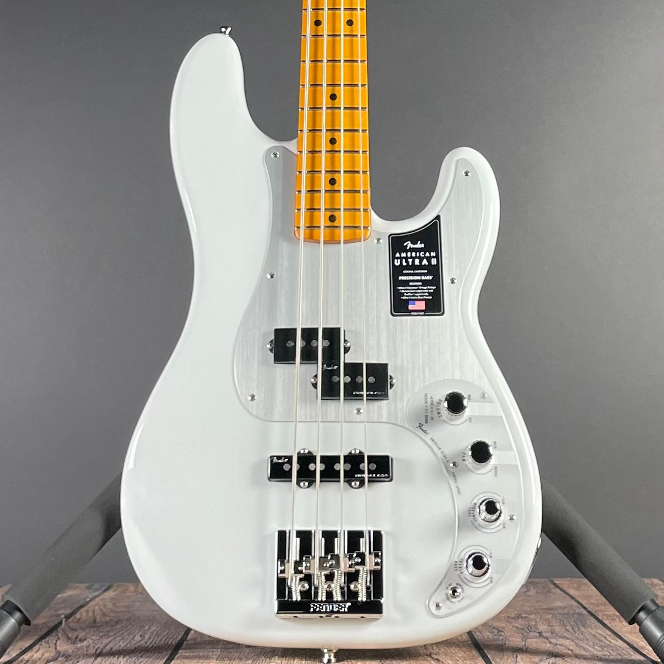 Fender American Ultra II Precision Bass, Maple- Avalanche (9lbs 1oz)