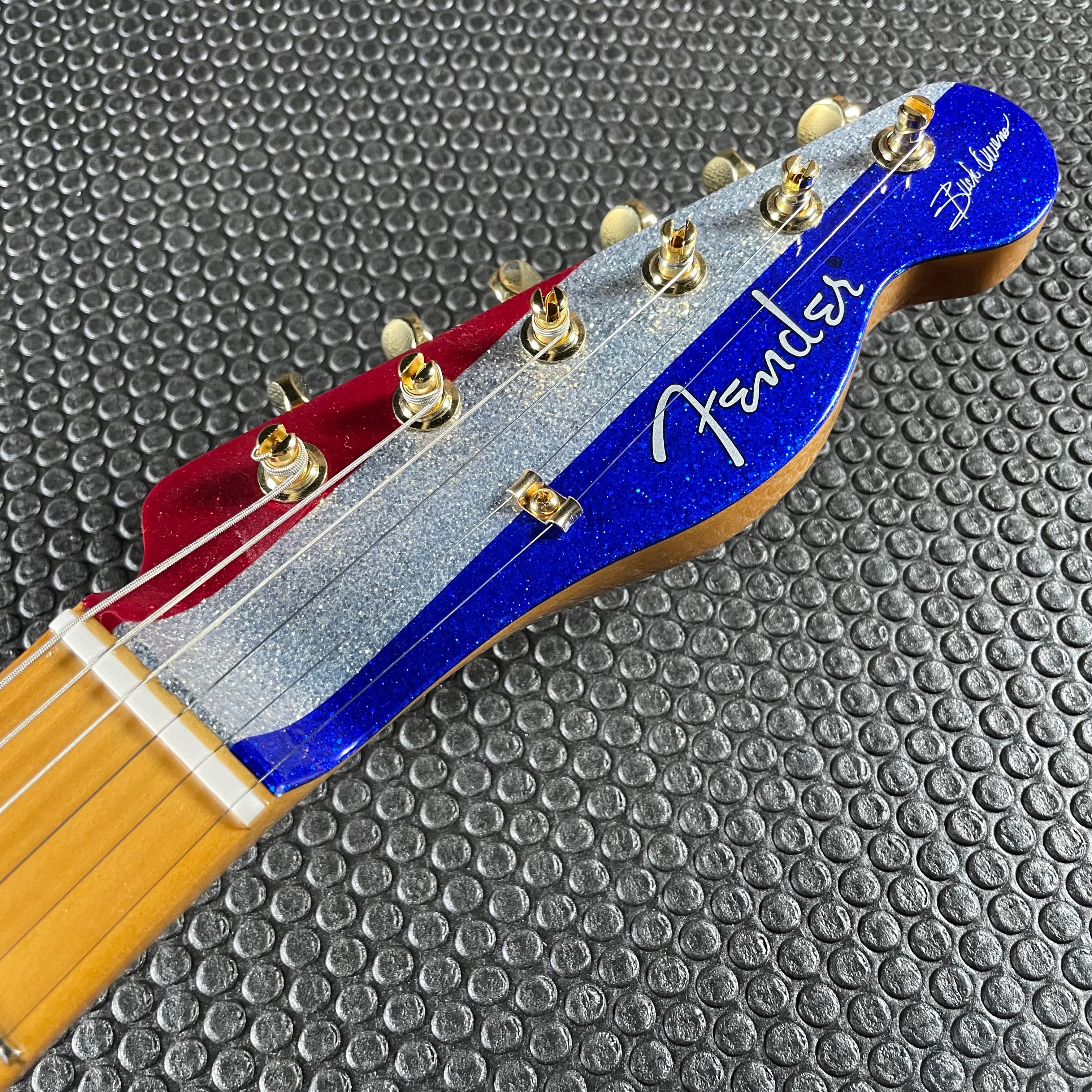 Fender Buck Owens Telecaster, Maple- Red, Silver and Blue Sparkle (7lbs 12oz)