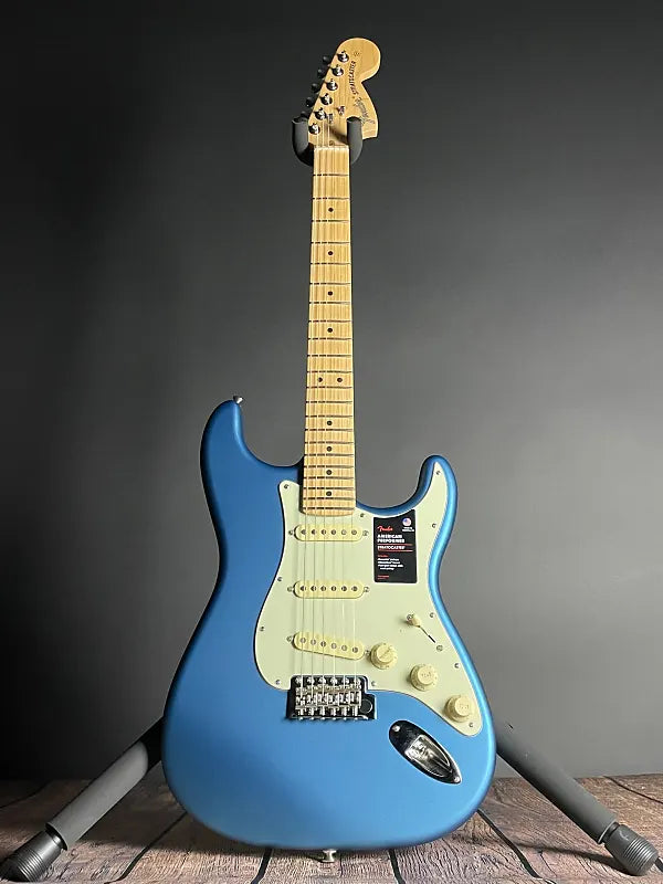 Fender American Performer Stratocaster, Maple Fingerboard- Satin Lake Placid Blue (2022)