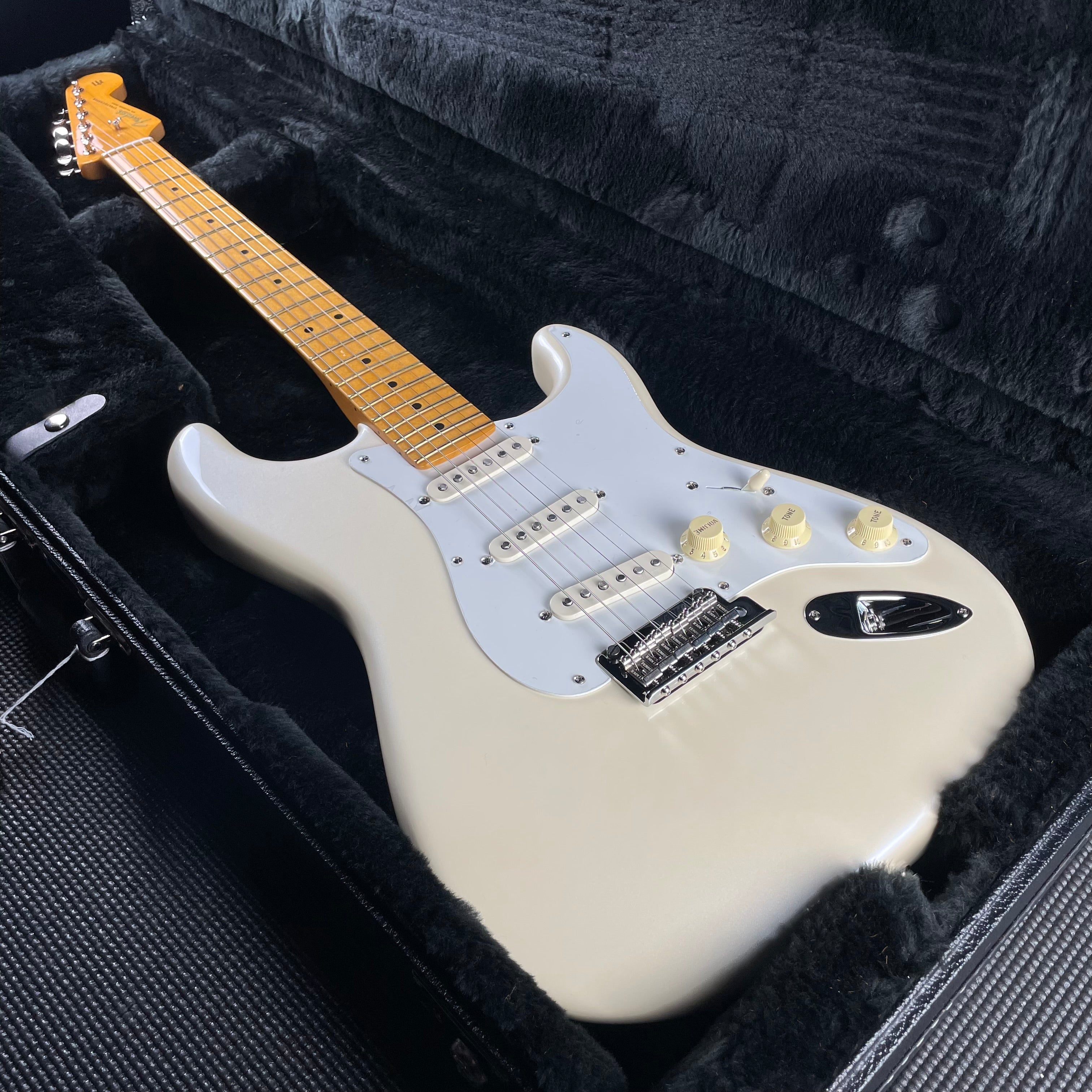 Fender Lincoln Brewster Stratocaster, Maple- Olympic Pearl (LB01260) - Metronome Music Inc.