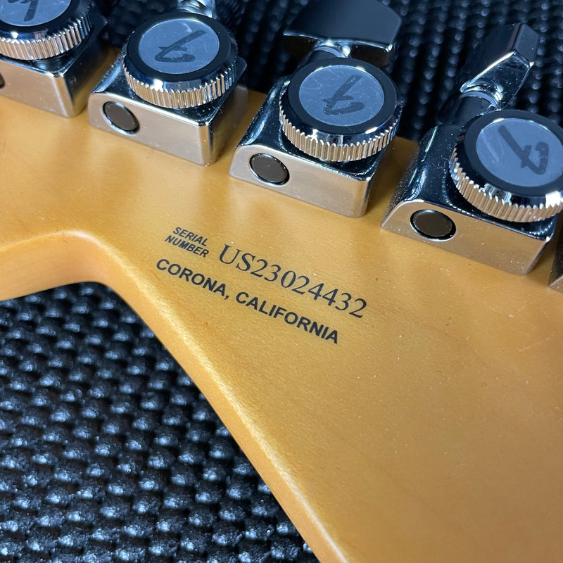 Fender American Ultra Stratocaster HSS, Maple Fingerboard- Texas Tea (US23024432)