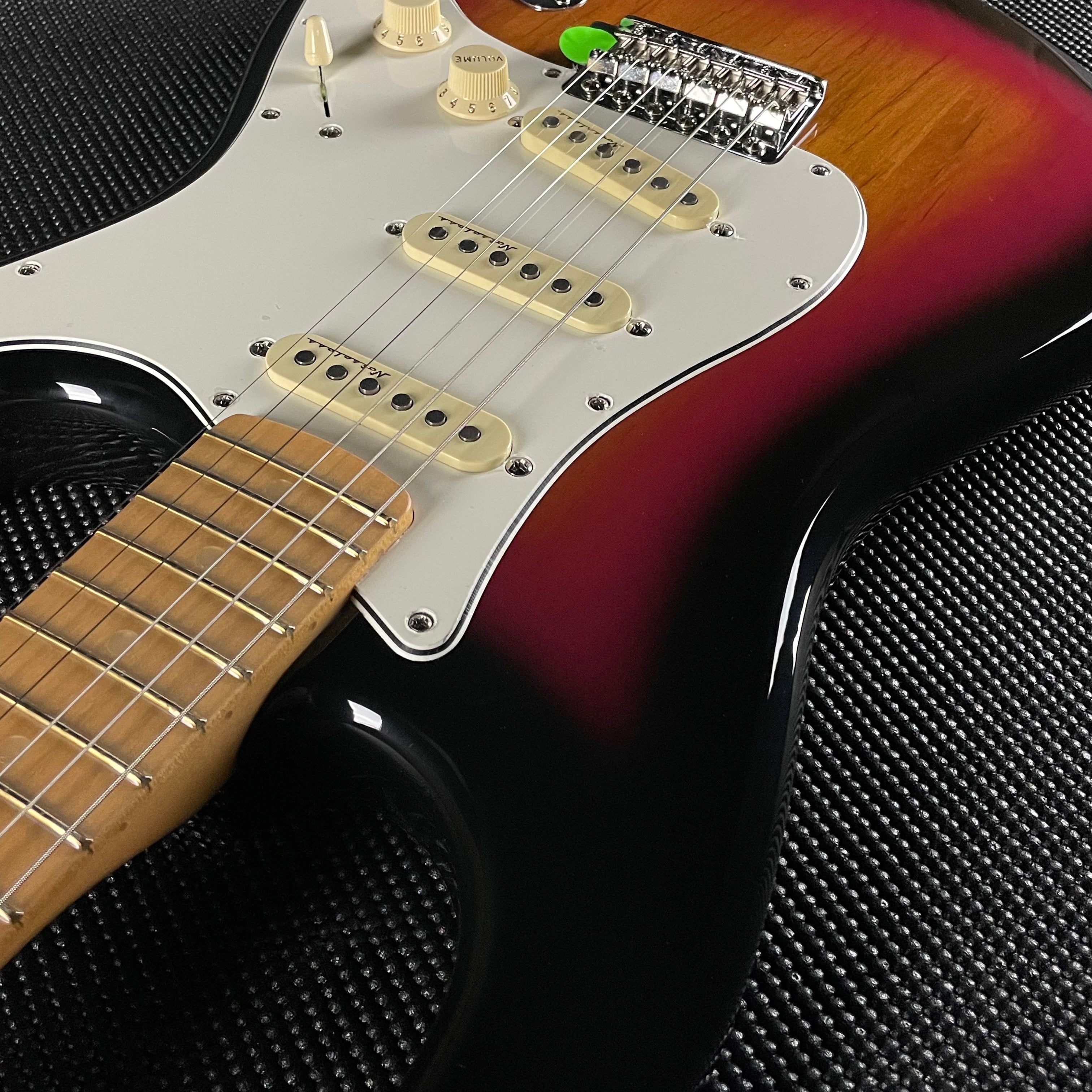 Fender Steve Lacy People Pleaser Stratocaster, Maple Fingerboard- Chaos Burst (SL000253) - Metronome Music Inc.