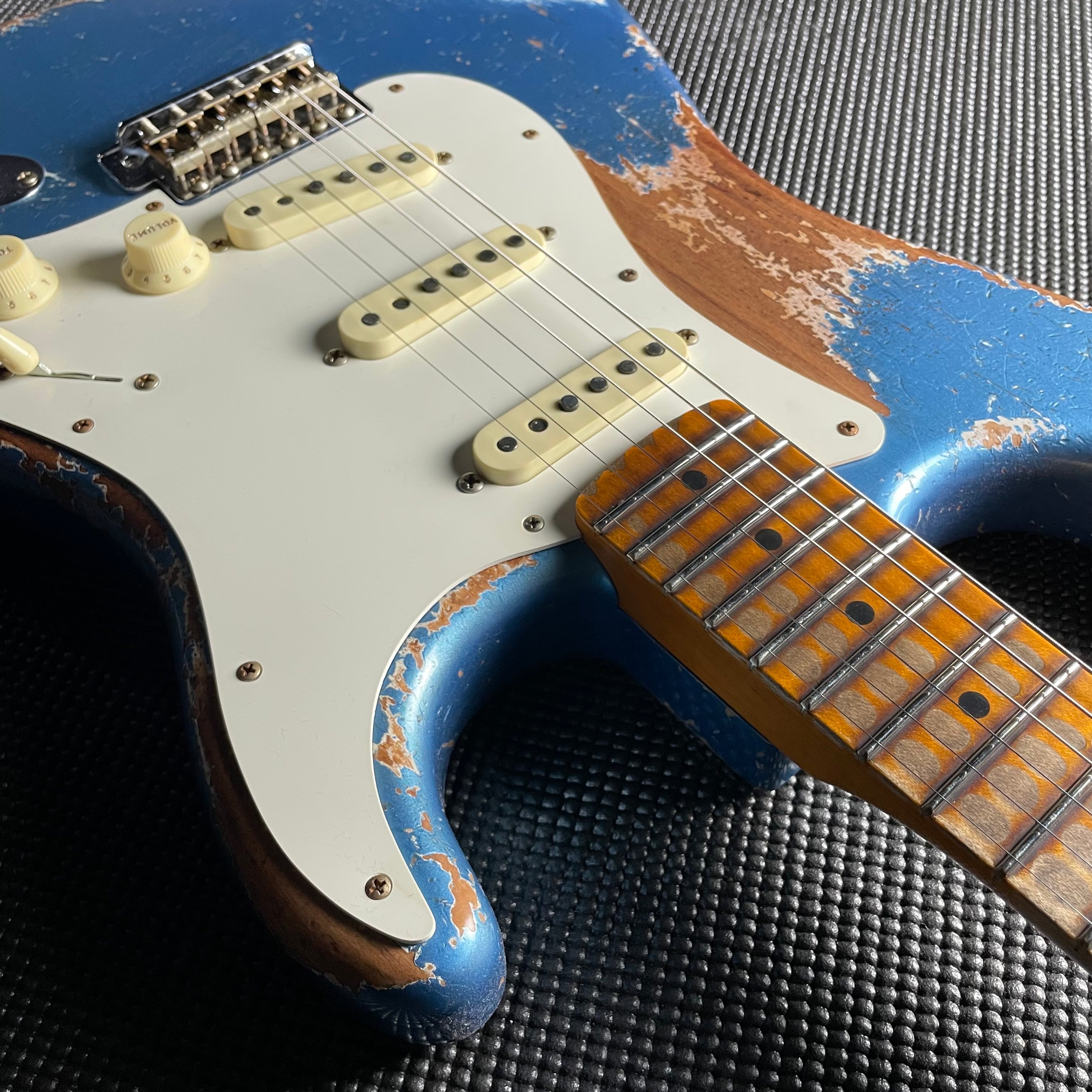 Fender Custom Shop LTD Red Hot Strat, Super Heavy Relic- Super Faded, Aged Lake Placid Blue (7lbs 13oz) - Metronome Music Inc.