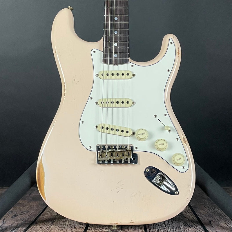 Fender Custom Shop LTD 1964 Stratocaster, Relic- Super Faded, Aged Shell Pink (7lbs 10oz)