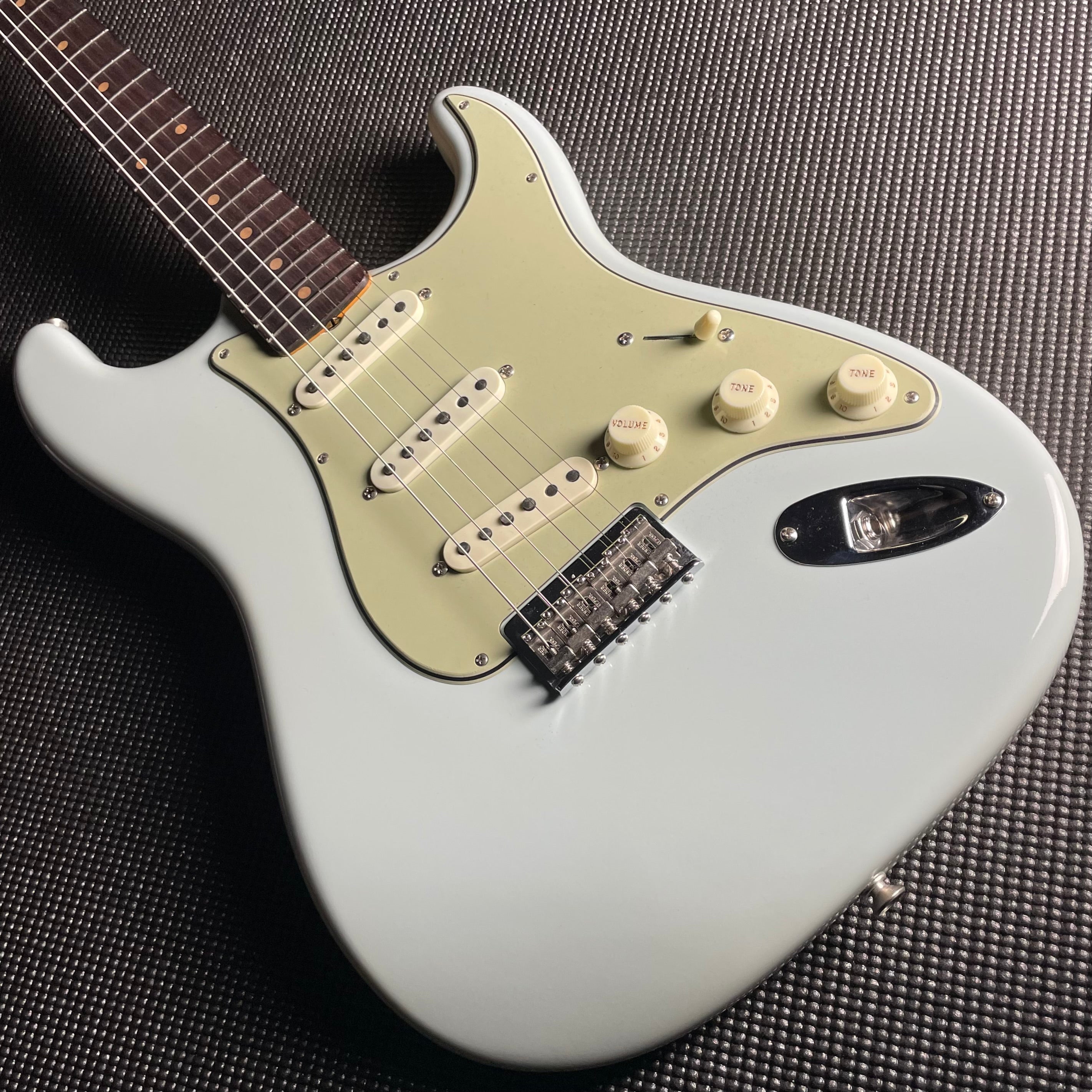 Fender Custom Shop Vintage Custom '59 Hardtail Strat, Time Capsule Package- Faded Aged Sonic Blue (7lbs 2oz) - Metronome Music Inc.