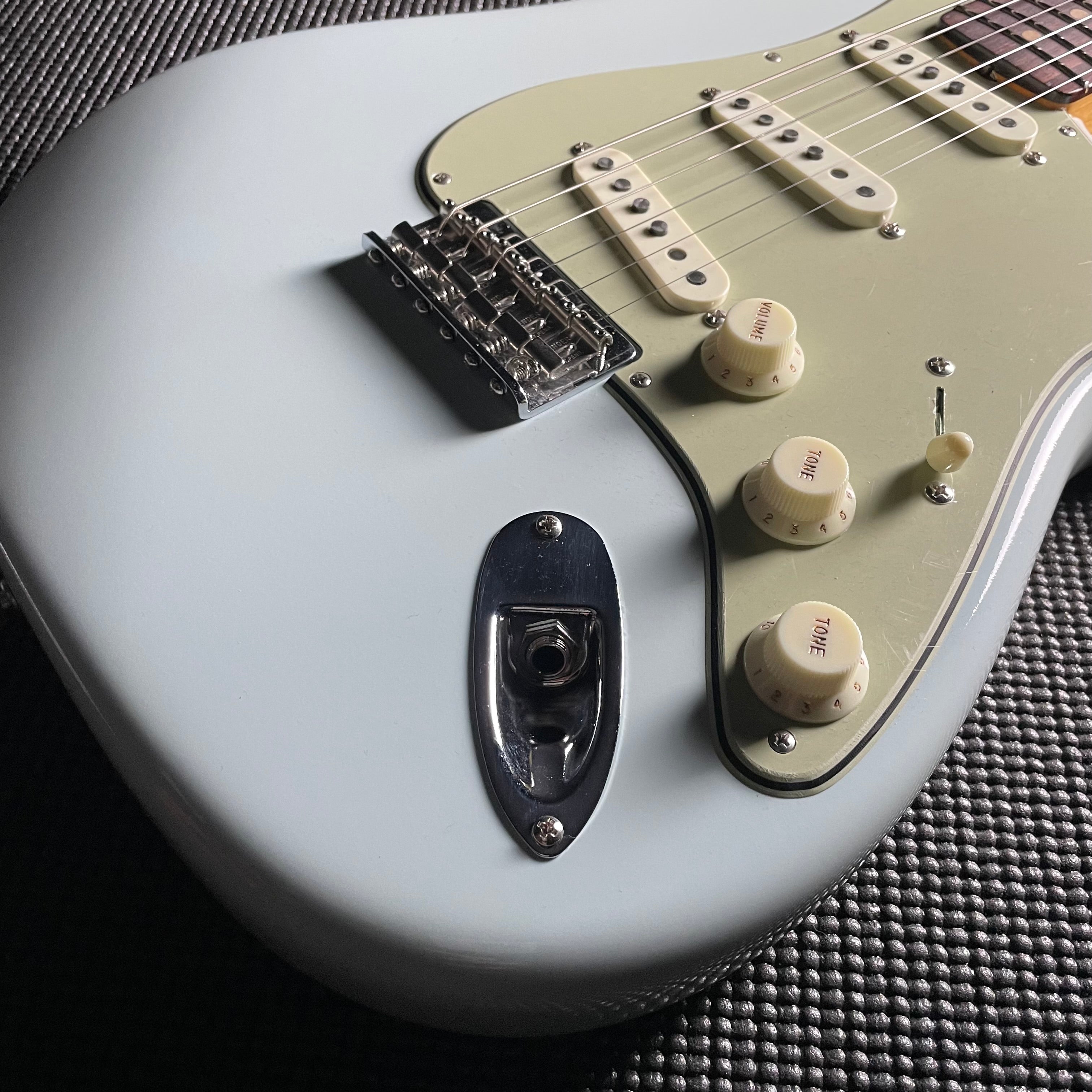 Fender Custom Shop Vintage Custom '59 Hardtail Strat, Time Capsule Package- Faded Aged Sonic Blue (7lbs 2oz) - Metronome Music Inc.