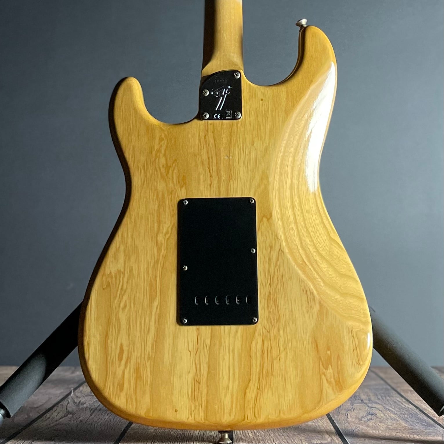 Fender Custom Shop Postmodern Stratocaster, Journeyman- Aged Natural (7lbs 7oz) - Metronome Music Inc.