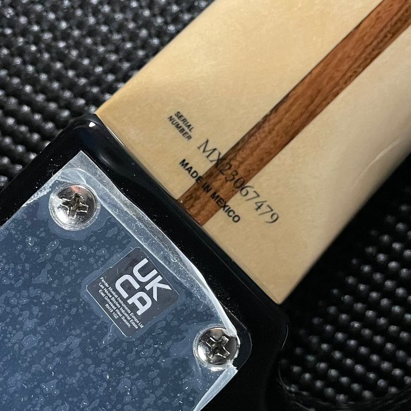 Fender Geddy Lee Jazz Bass, Maple Fingerboard- Black (MX23067479) - Metronome Music Inc.