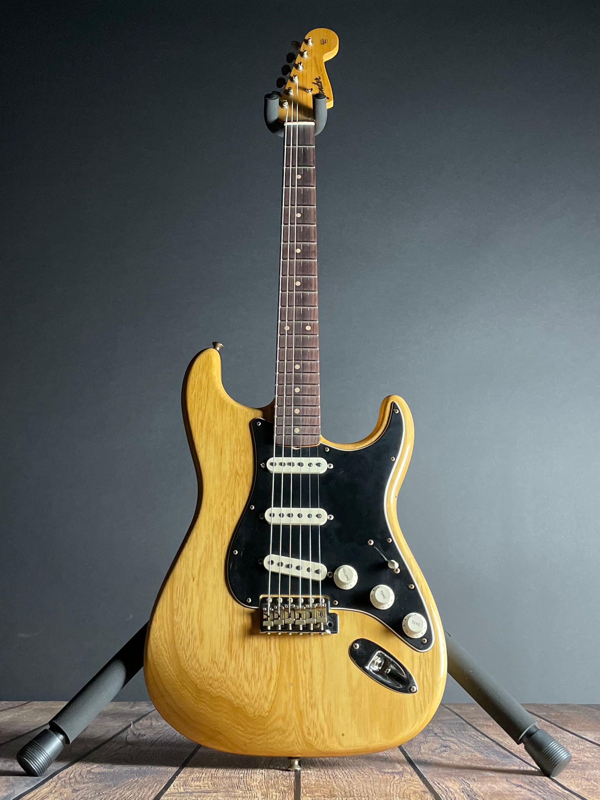 Fender Custom Shop Postmodern Stratocaster, Journeyman- Aged Natural (7lbs 7oz) - Metronome Music Inc.