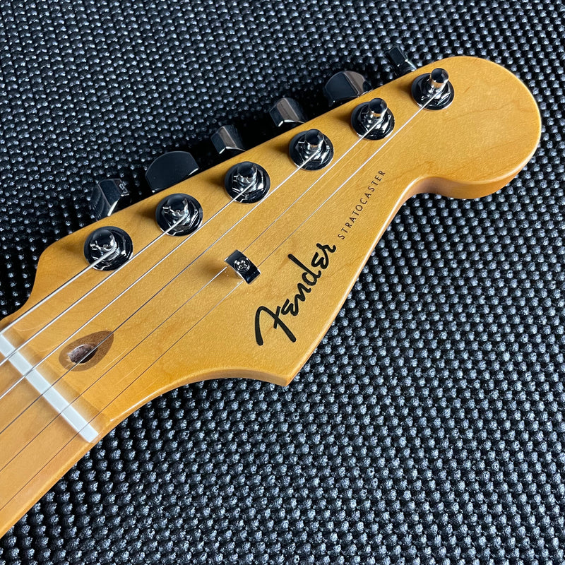Fender American Ultra Stratocaster, Maple Fingerboard- Mocha Burst (US23024683)