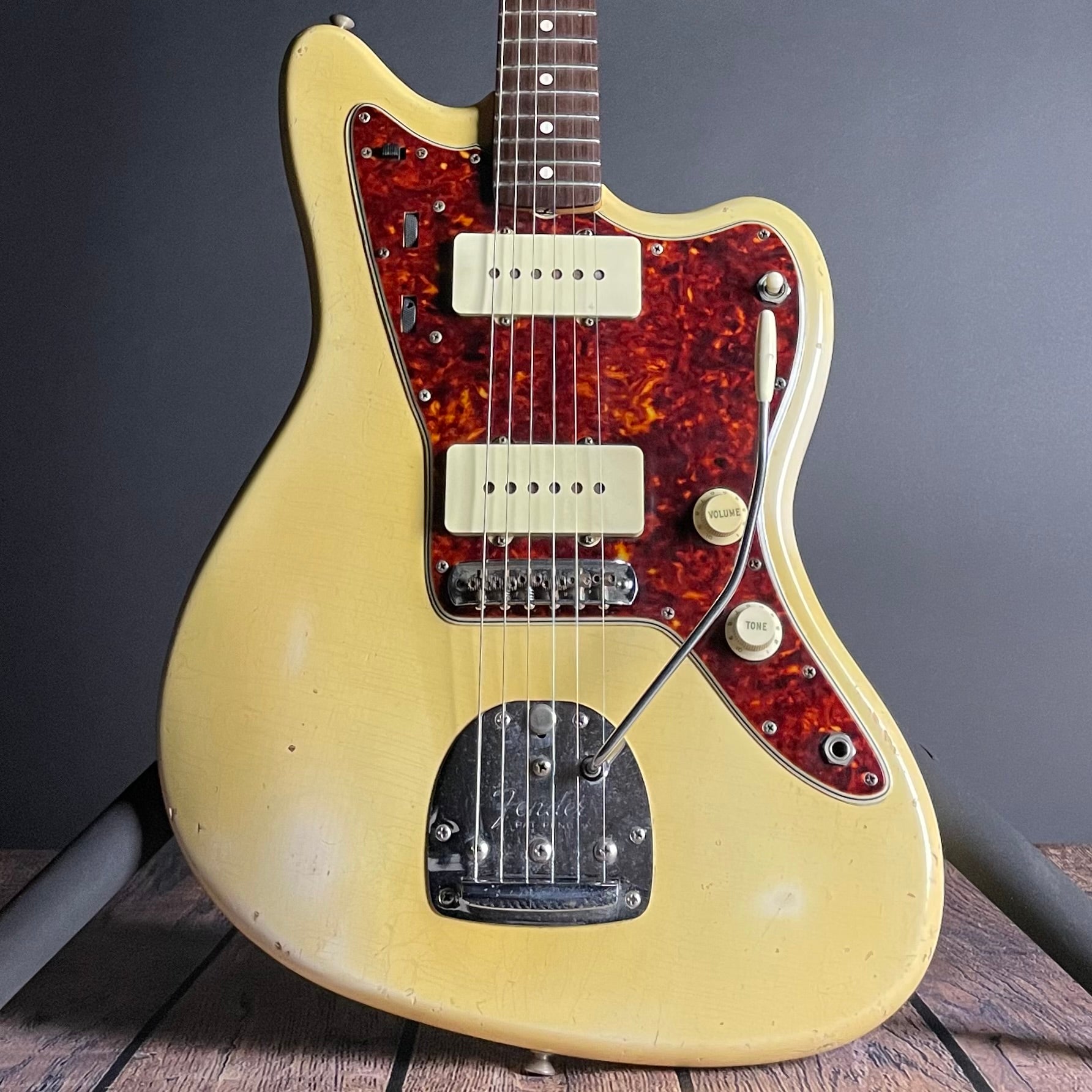 Fender Jazzmaster w/OHSC, All-Original- Blond (1961) - Metronome Music Inc.