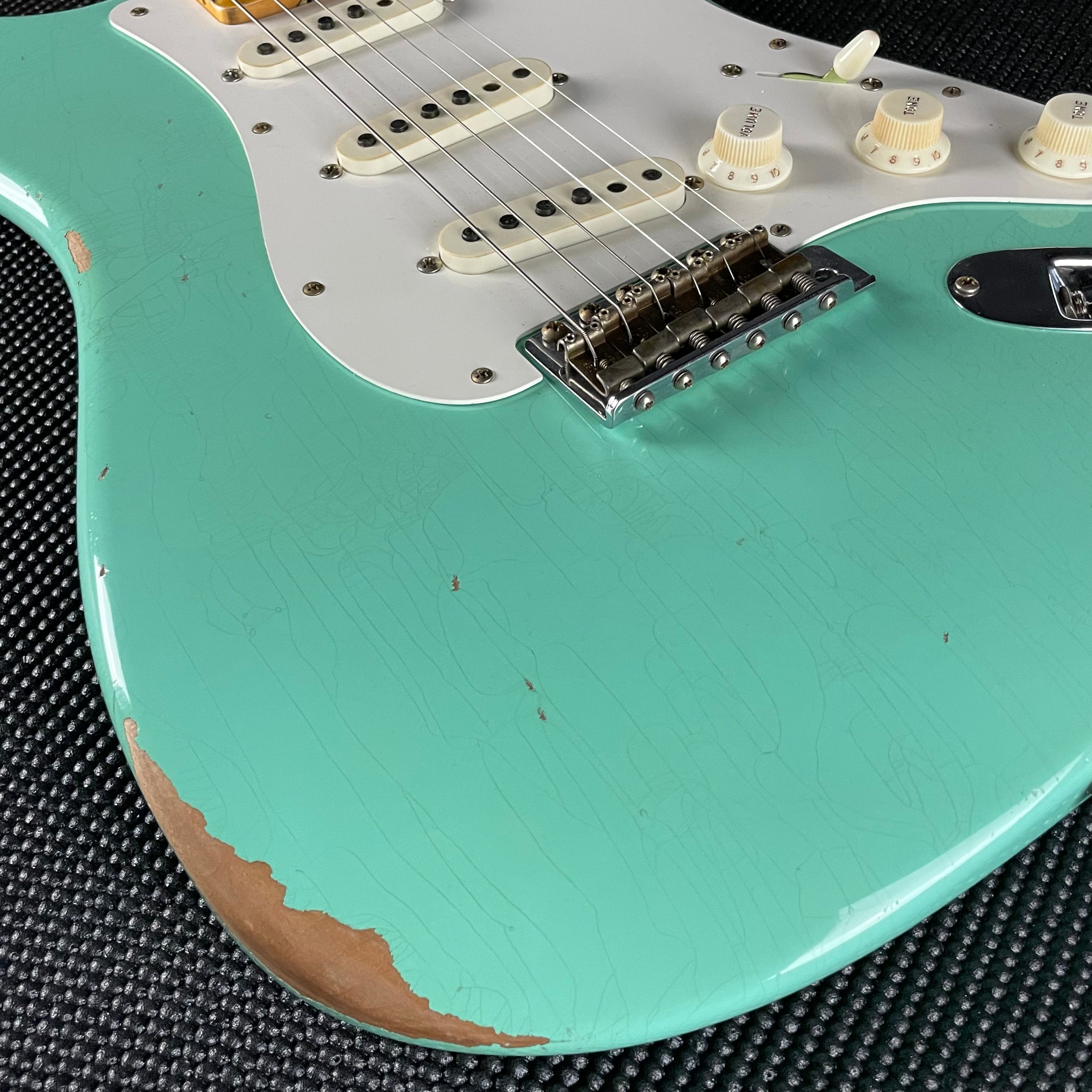 Fender Custom Shop LTD Fat 50's Stratocaster, Relic- Super Faded Aged Sea Foam Green (7lbs 9oz) - Metronome Music Inc.