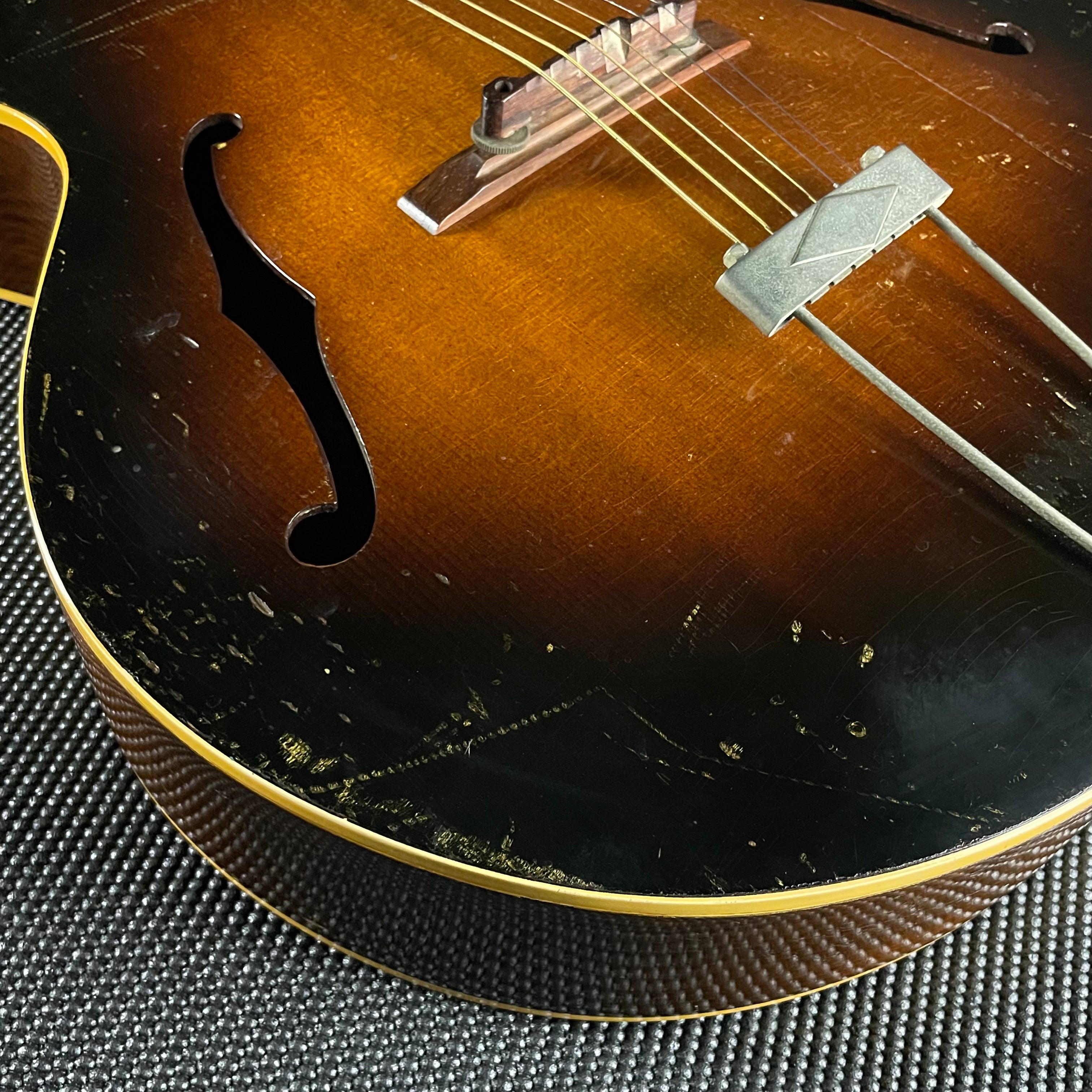 Gibson L-50 F-Hole Archtop Acoustic- Sunburst (1952) - Metronome Music Inc.