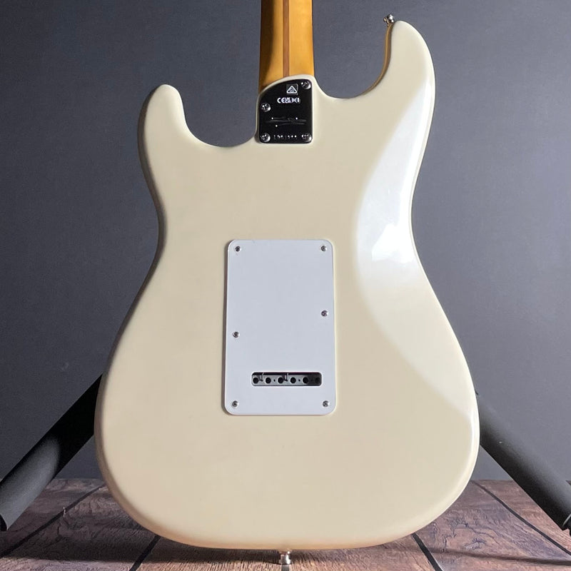 Fender Lincoln Brewster Stratocaster, Maple- Olympic Pearl (LB01260) - Metronome Music Inc.