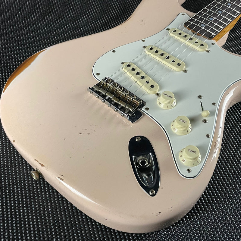 Fender Custom Shop LTD 1964 Stratocaster, Relic- Super Faded, Aged Shell Pink (7lbs 10oz)