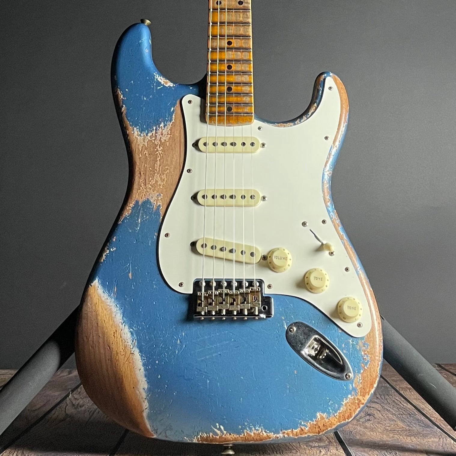 Fender Custom Shop LTD Red Hot Strat, Super Heavy Relic- Super Faded, Aged Lake Placid Blue (7lbs 13oz) - Metronome Music Inc.