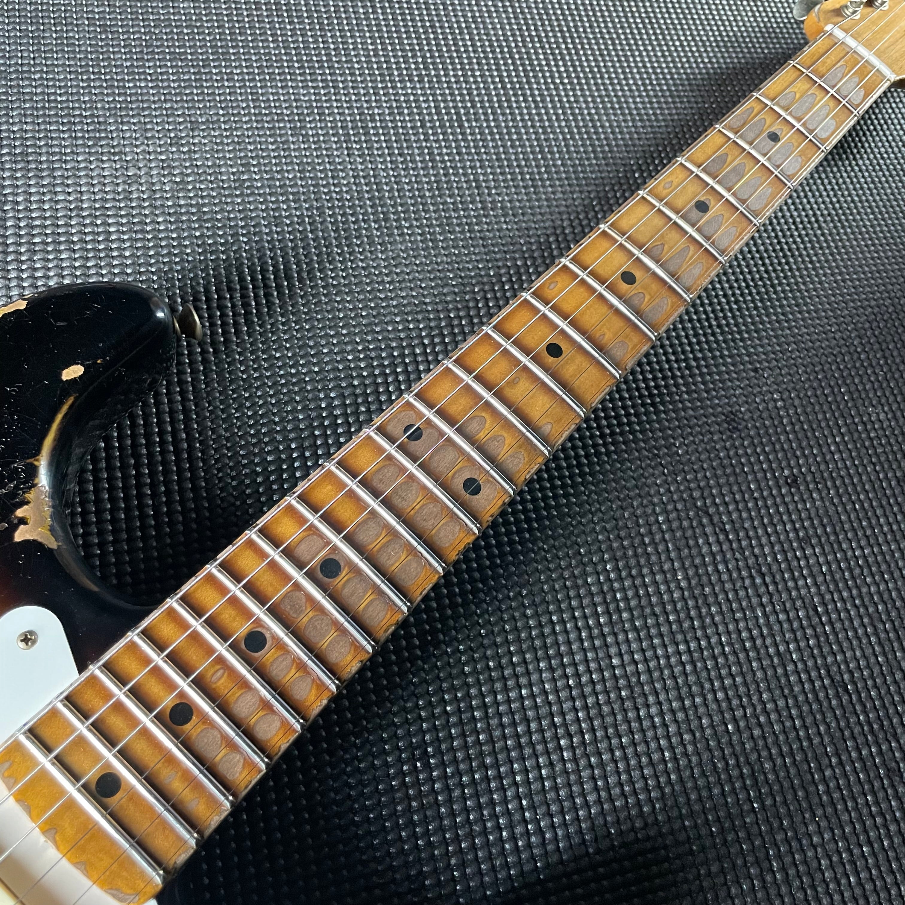 Fender Custom Shop LTD 1956 Stratocaster, Super Heavy Relic- Super Faded Aged 2-Tone Sunburst (7lbs 10oz) - Metronome Music Inc.