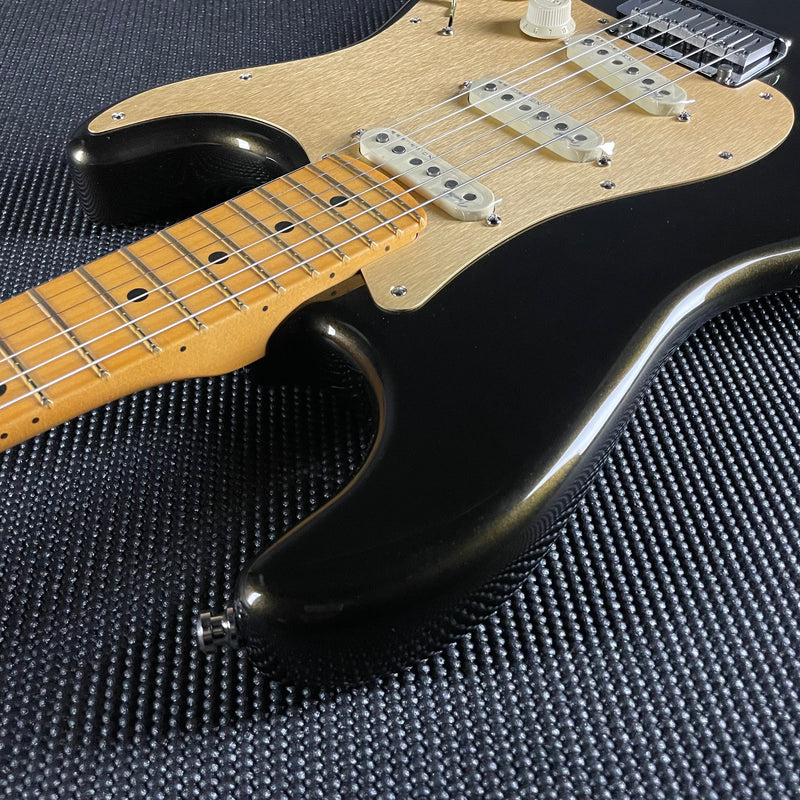 Fender American Ultra Stratocaster, Maple Fingerboard- Texas Tea (US23005984) - Metronome Music Inc.